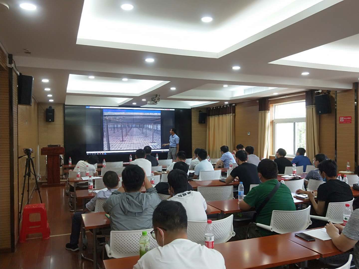 午夜无码伦费影视在线观看果冻