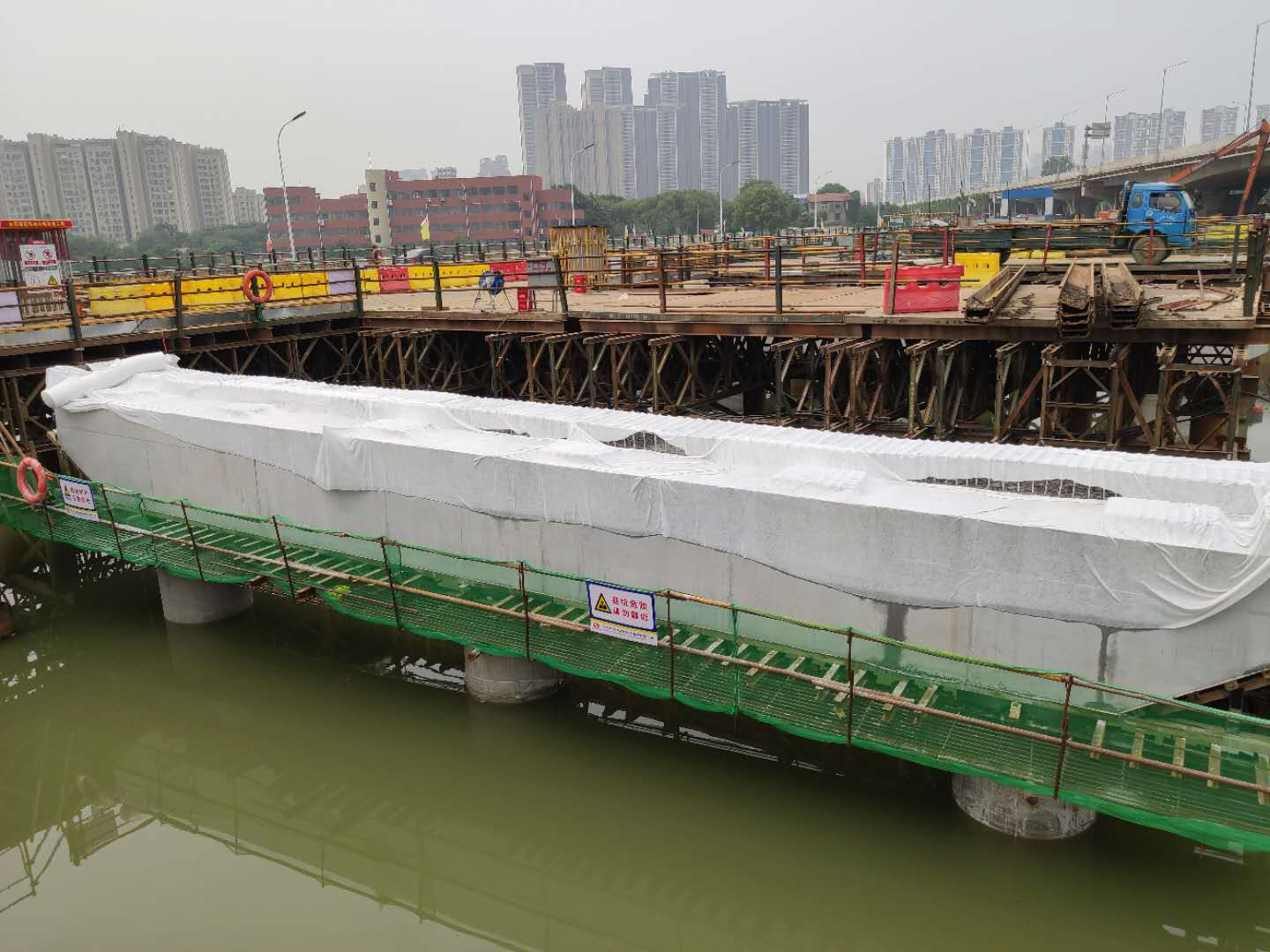 午夜无码伦费影视在线观看果冻