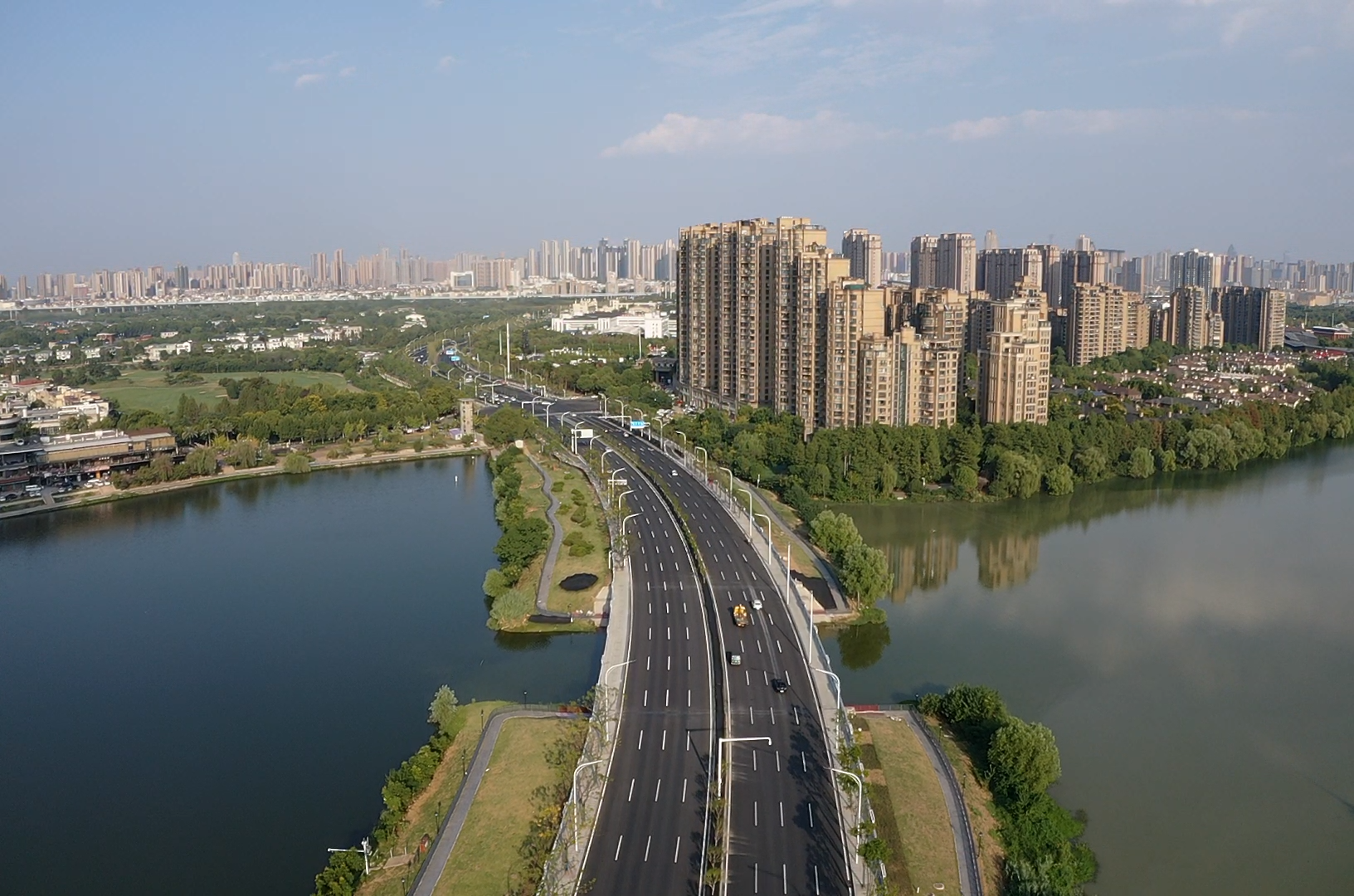 午夜无码伦费影视在线观看果冻