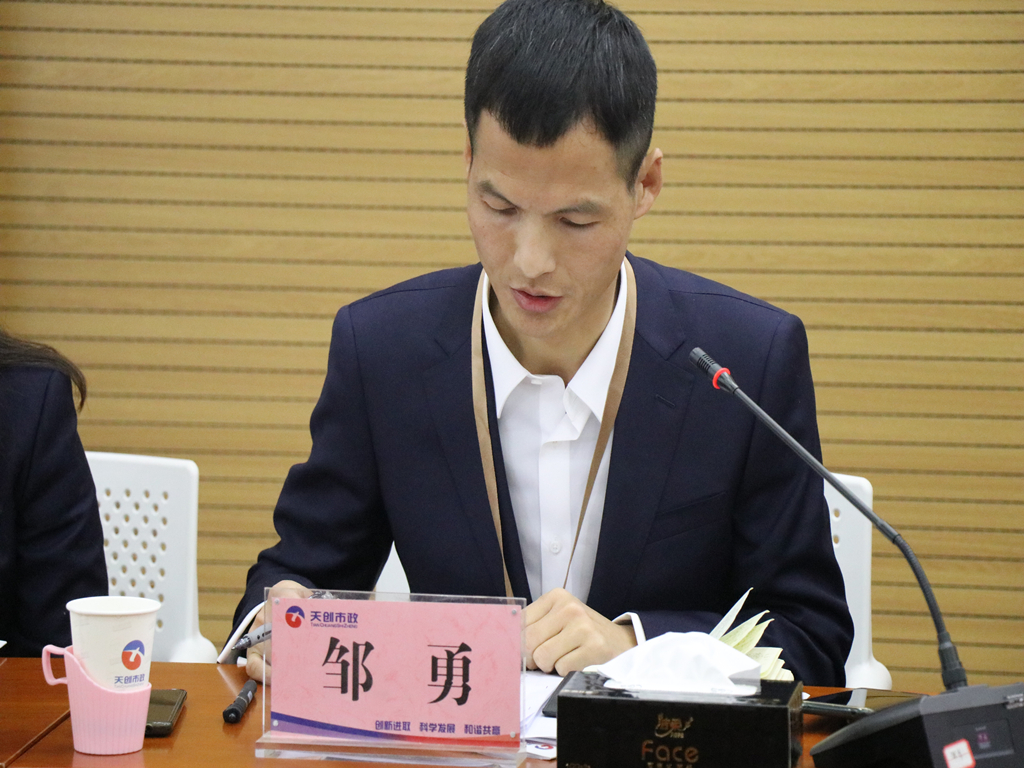 午夜无码伦费影视在线观看果冻