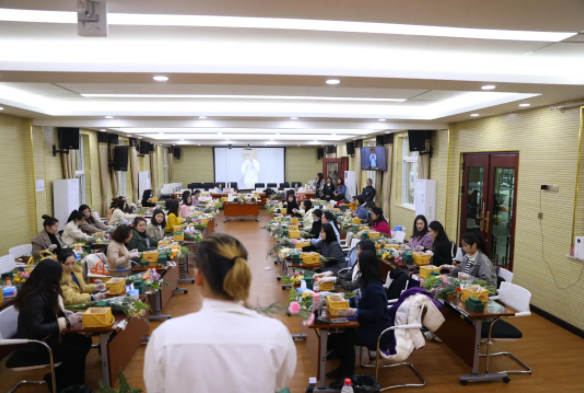 午夜无码伦费影视在线观看果冻