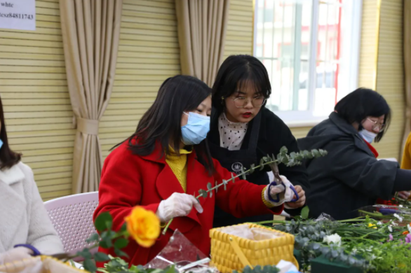 午夜无码伦费影视在线观看果冻