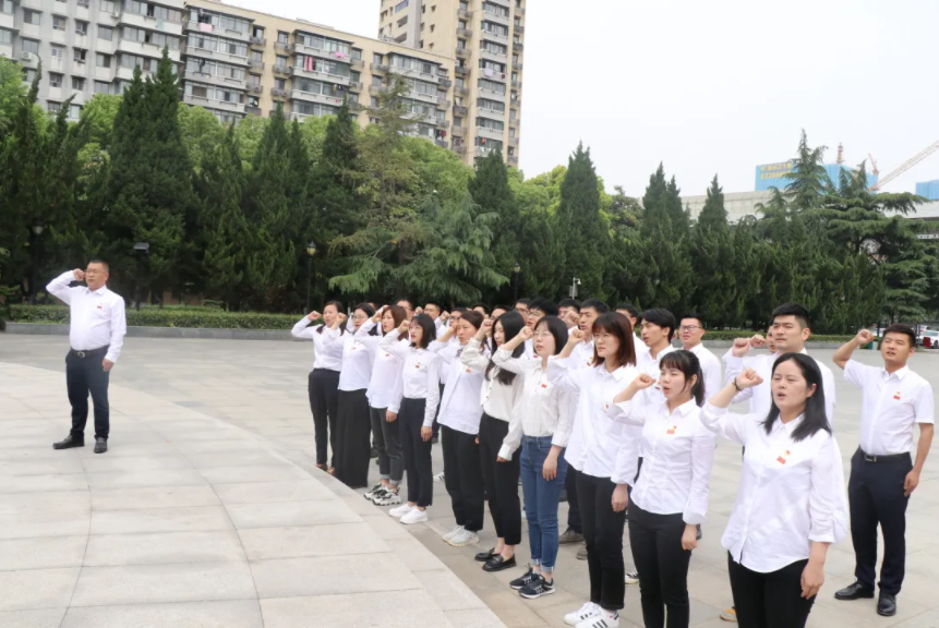 午夜无码伦费影视在线观看果冻