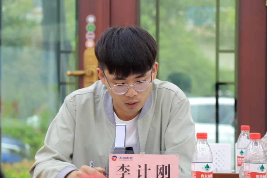 午夜无码伦费影视在线观看果冻