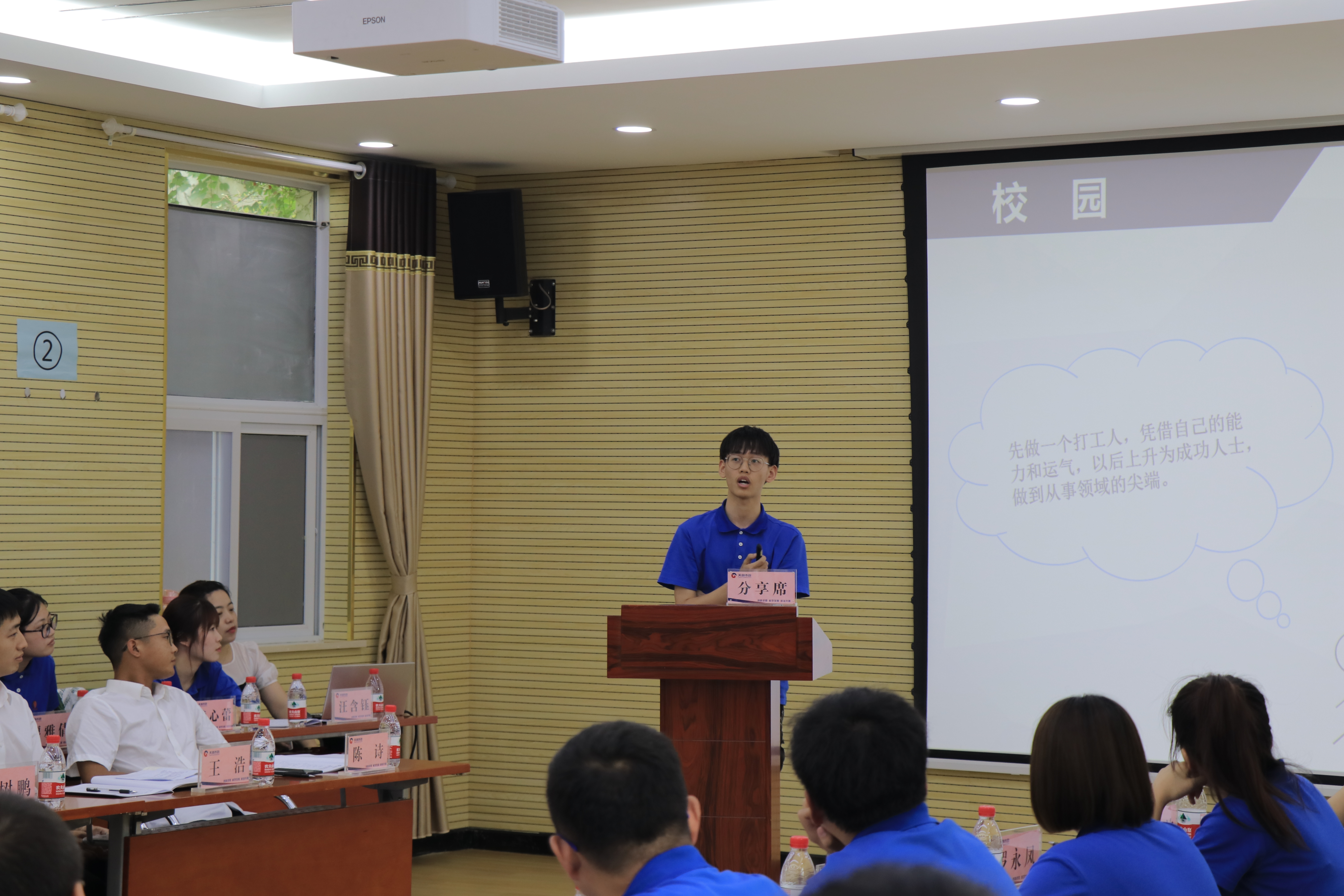 午夜无码伦费影视在线观看果冻