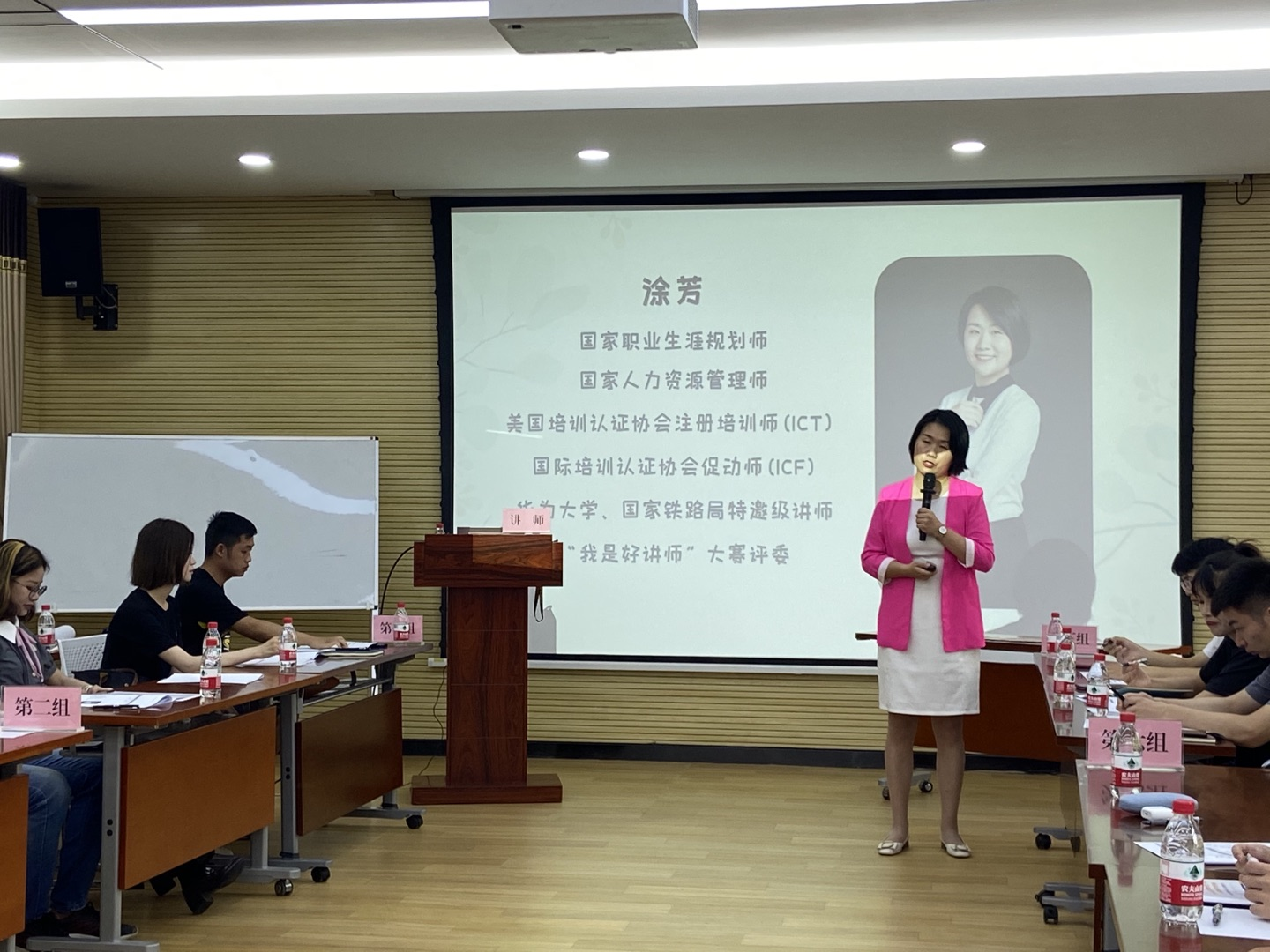 午夜无码伦费影视在线观看果冻