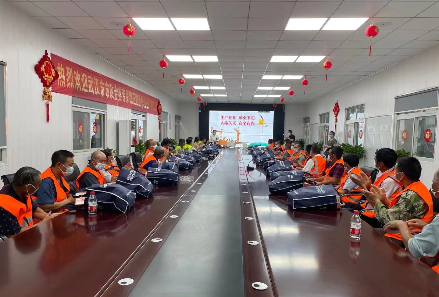 午夜无码伦费影视在线观看果冻