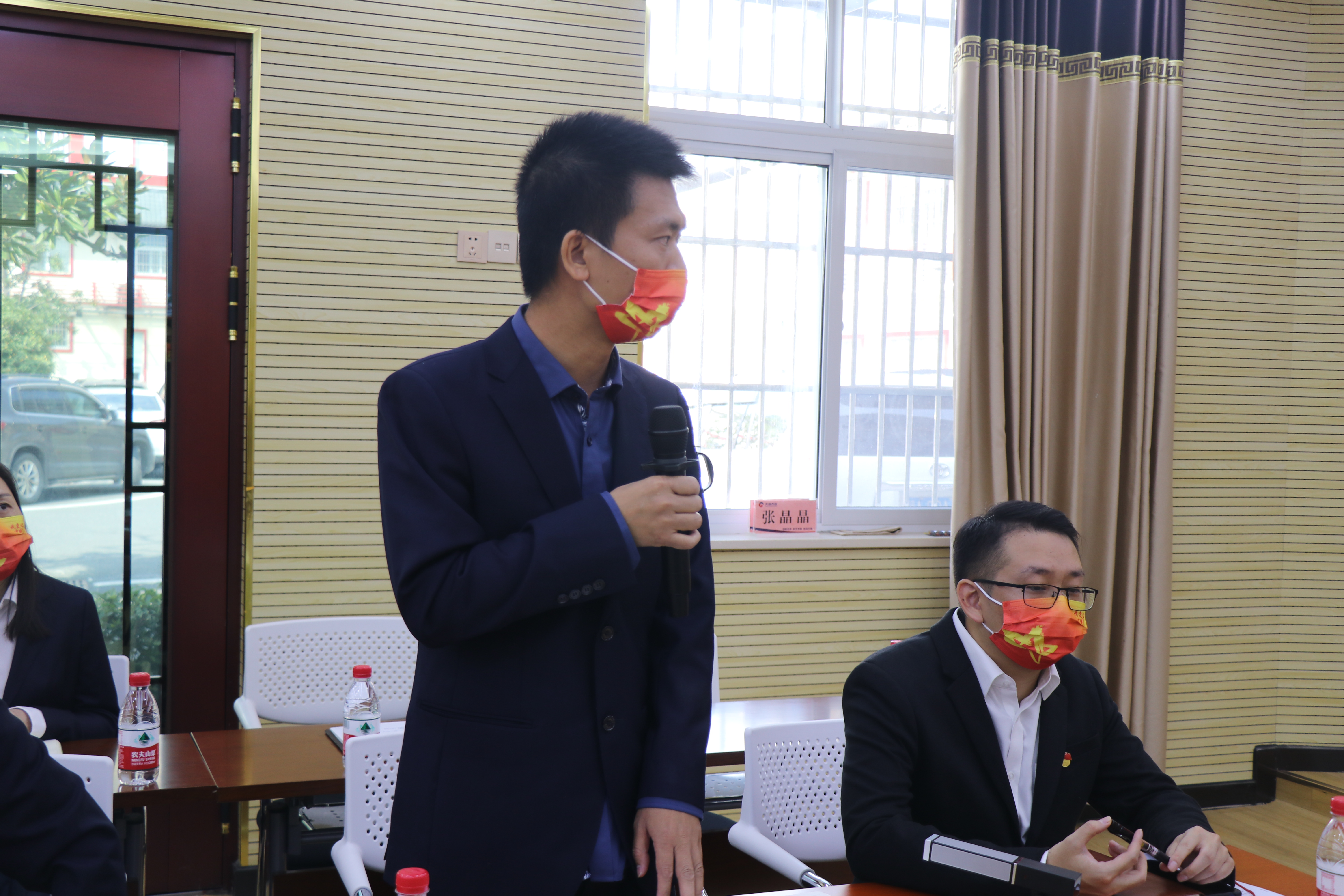 午夜无码伦费影视在线观看果冻