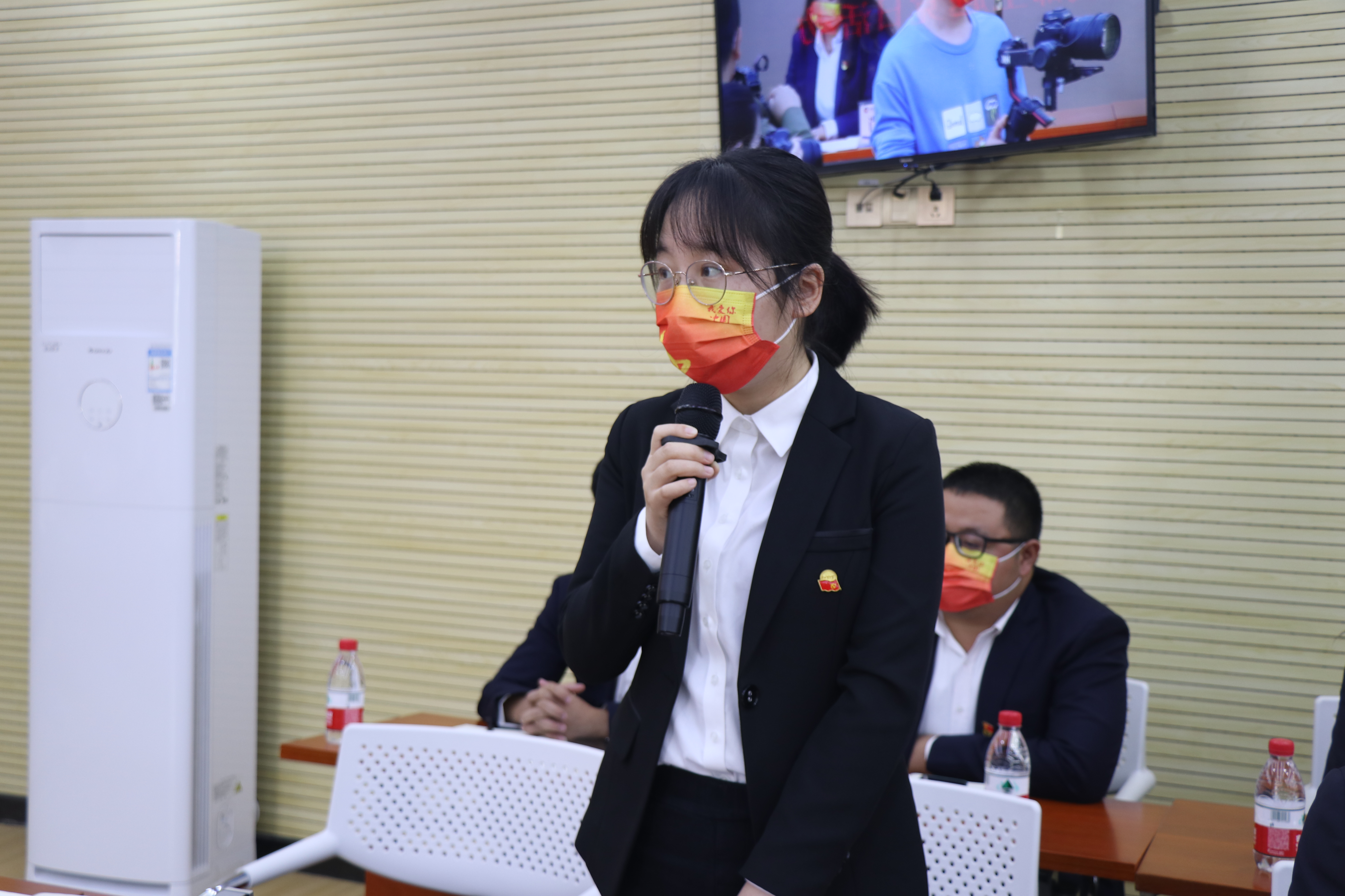 午夜无码伦费影视在线观看果冻