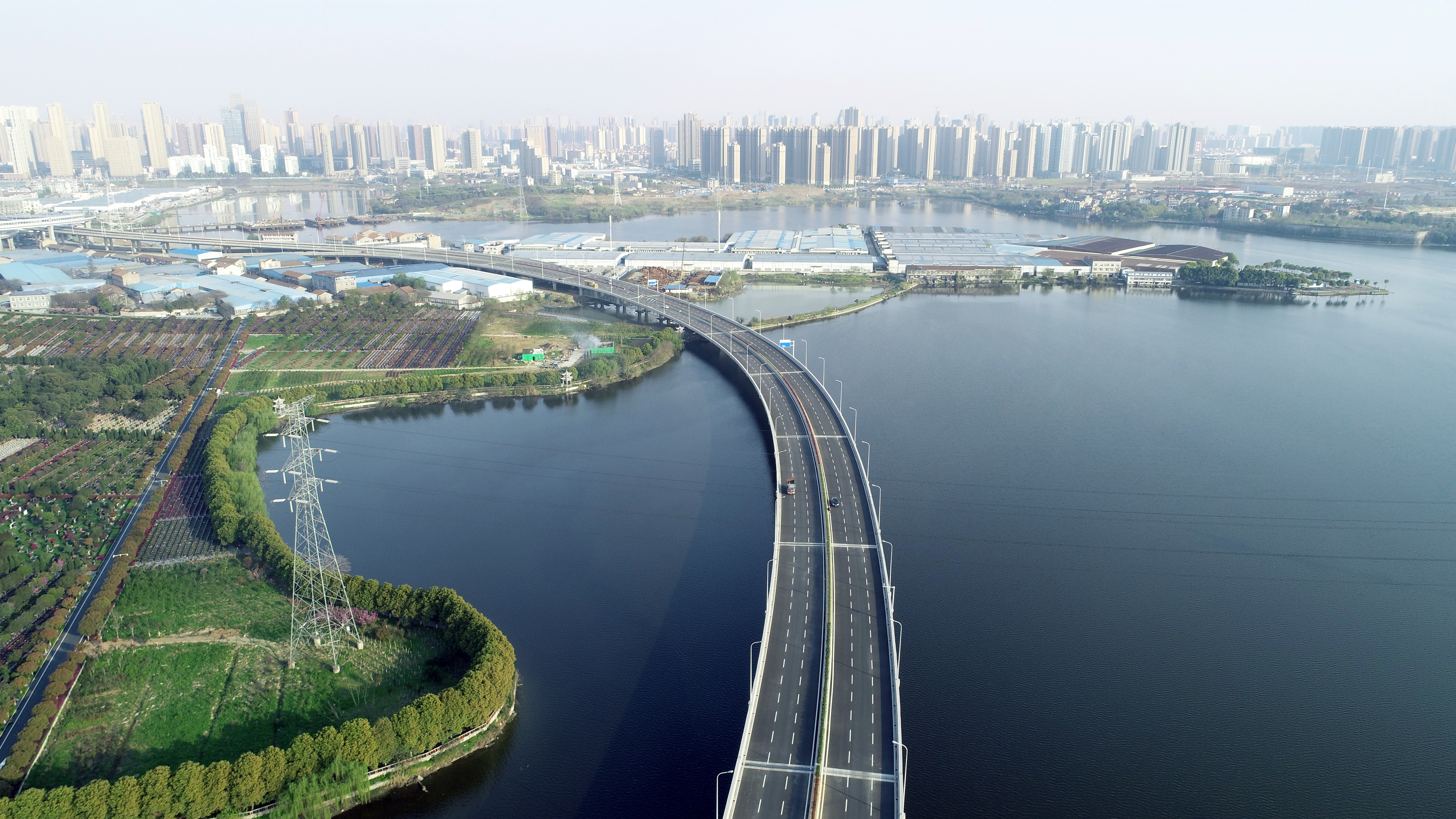 午夜无码伦费影视在线观看果冻