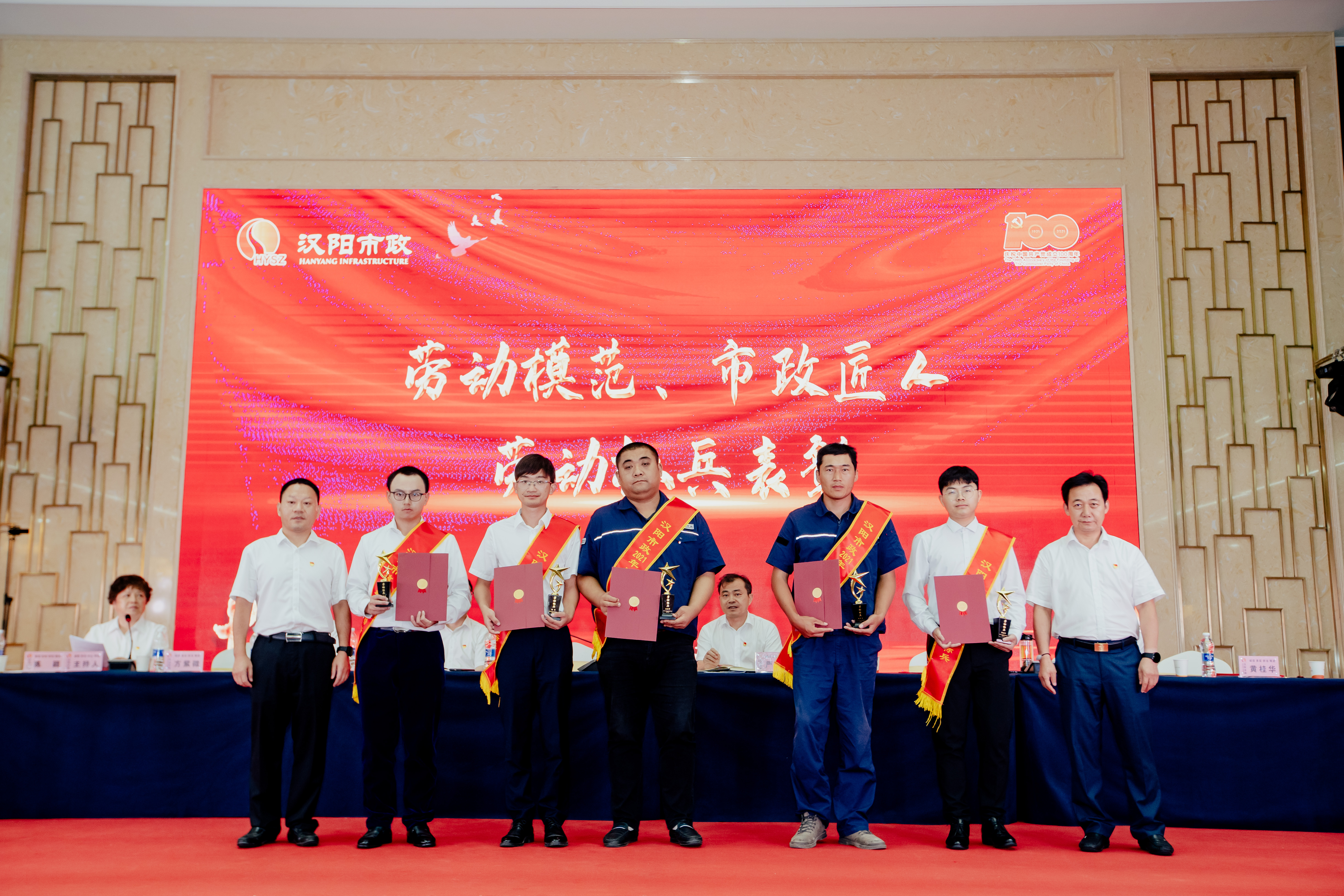 午夜无码伦费影视在线观看果冻