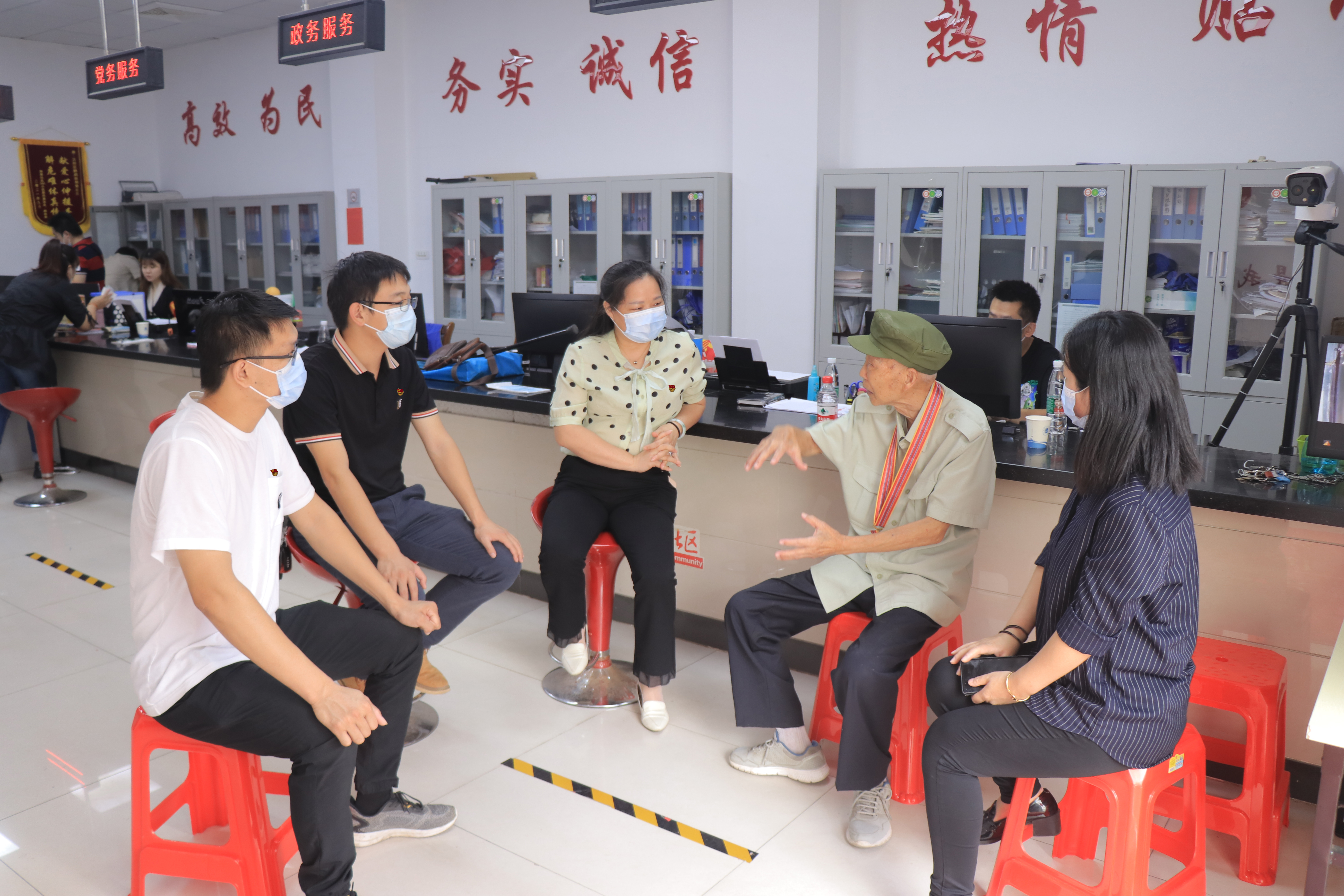 午夜无码伦费影视在线观看果冻