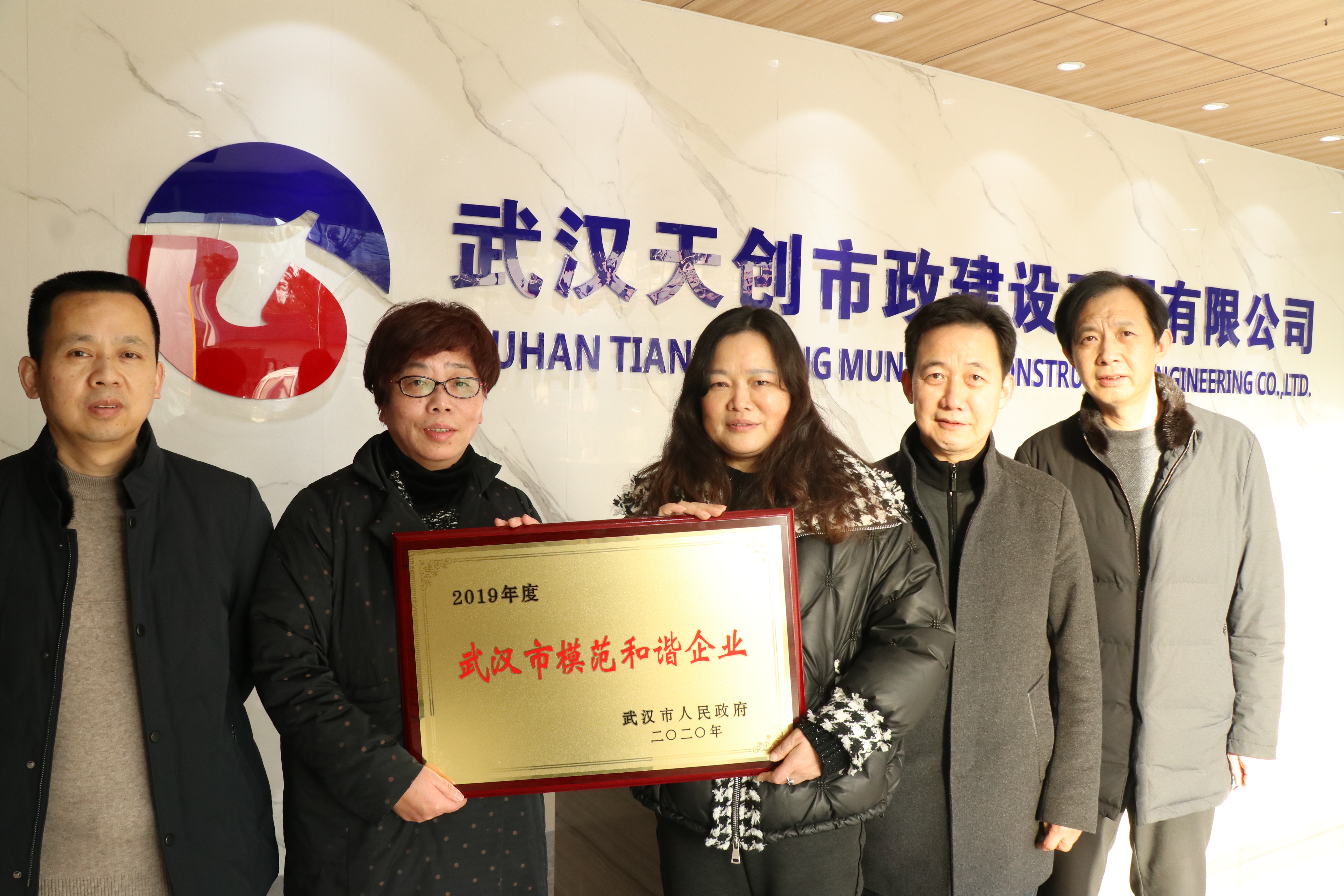 午夜无码伦费影视在线观看果冻