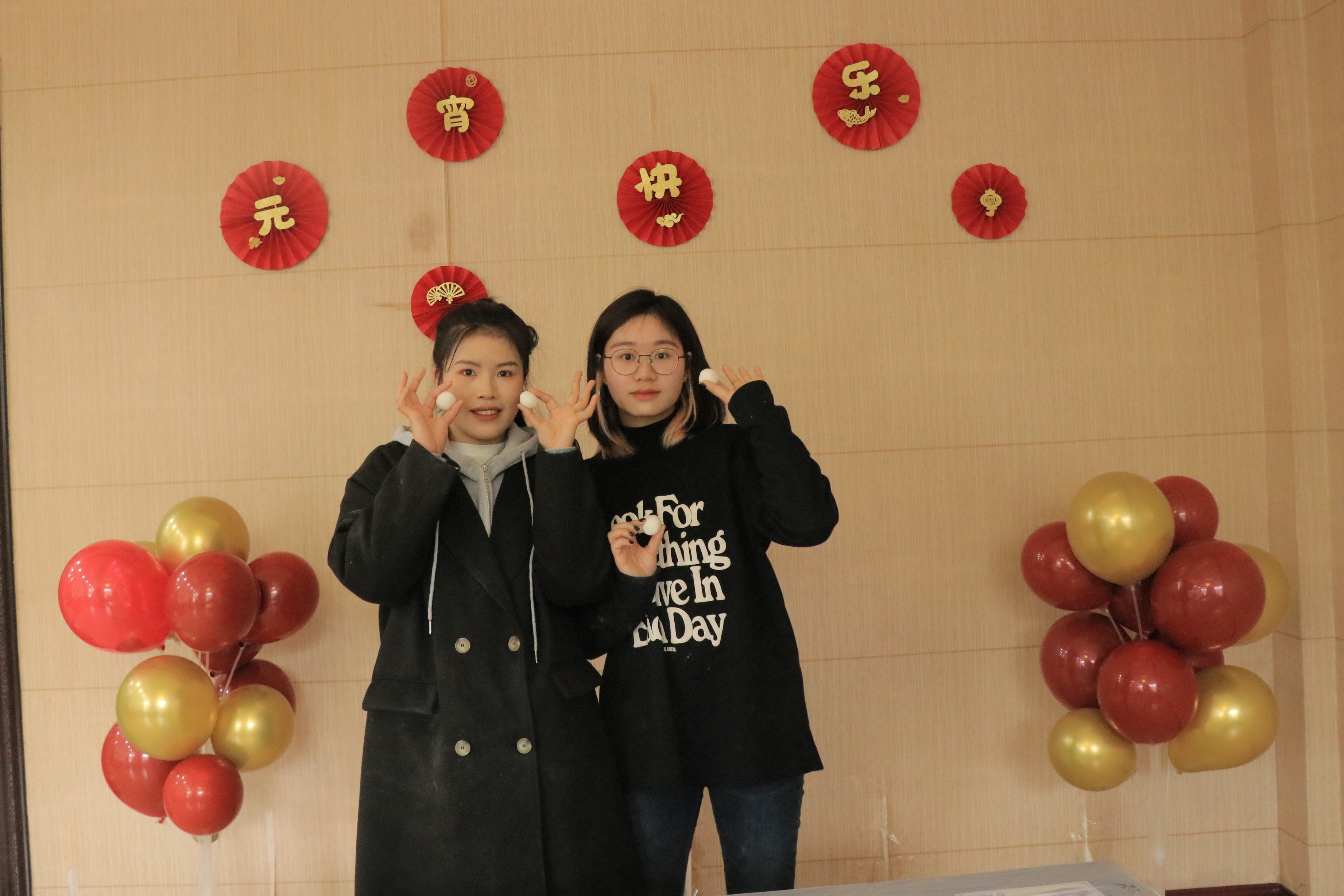 午夜无码伦费影视在线观看果冻