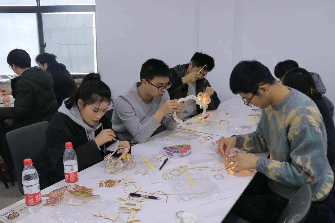 午夜无码伦费影视在线观看果冻