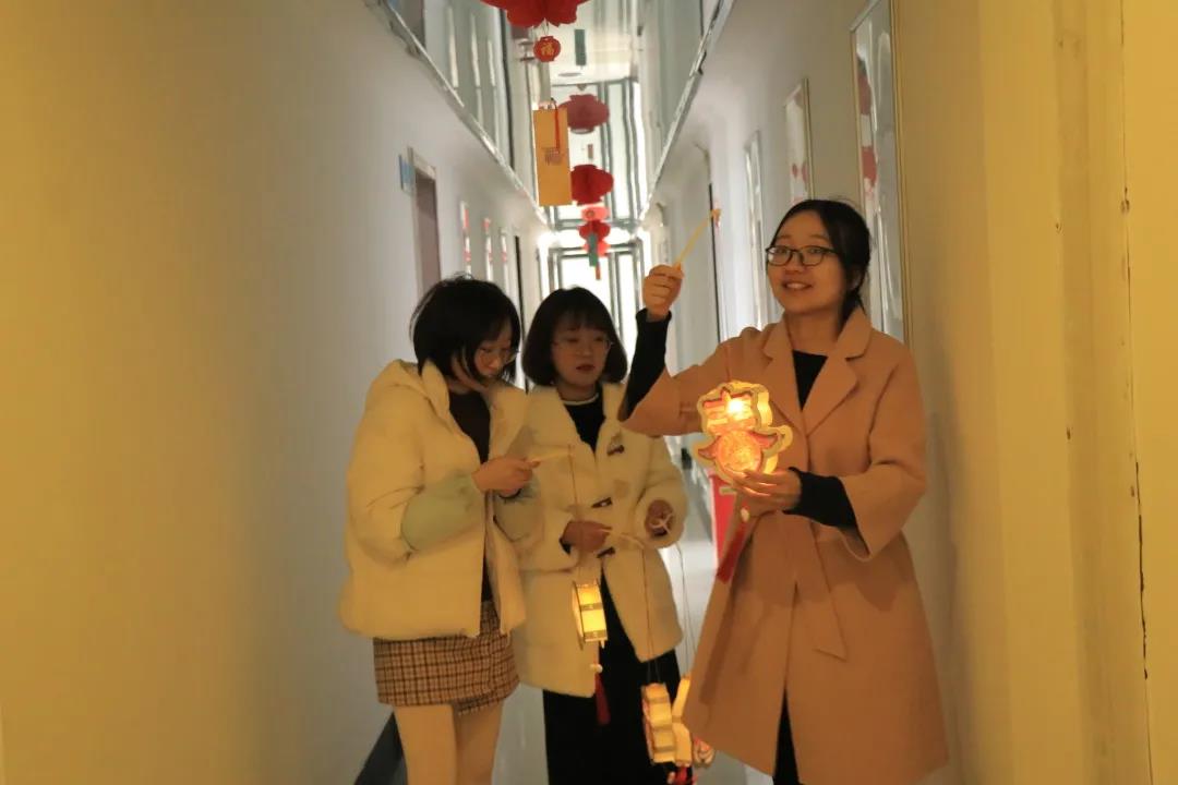 午夜无码伦费影视在线观看果冻