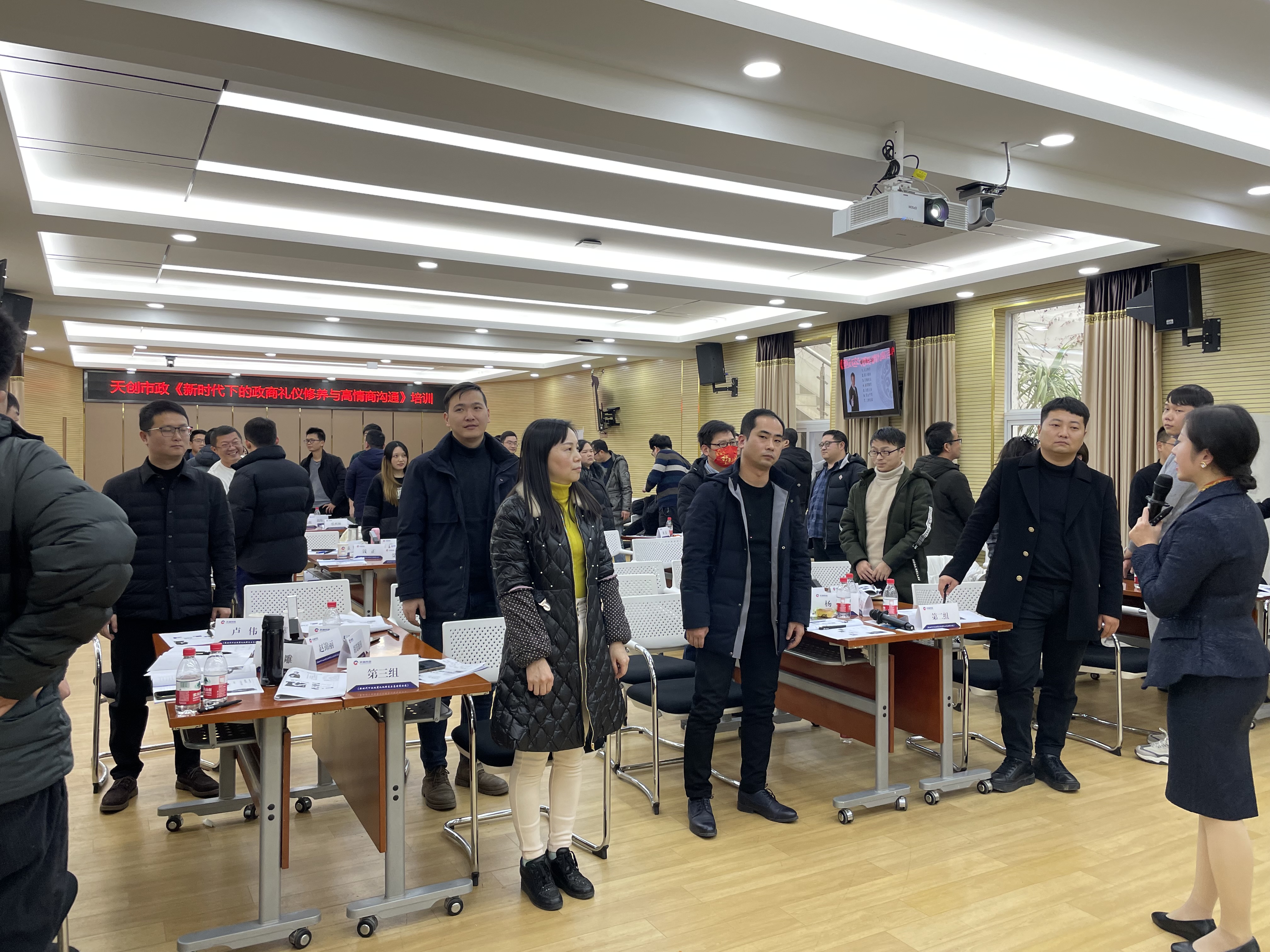 午夜无码伦费影视在线观看果冻