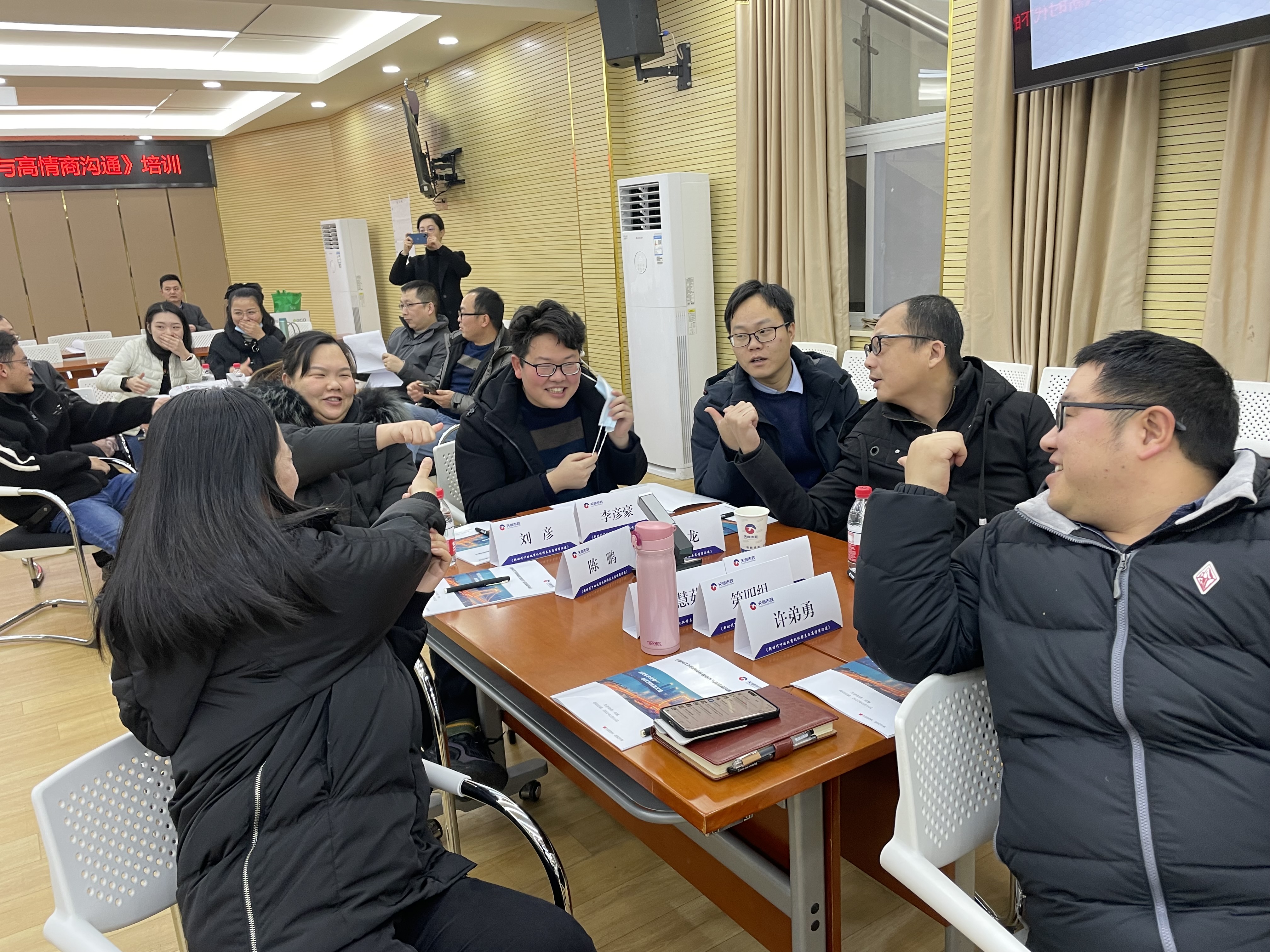 午夜无码伦费影视在线观看果冻