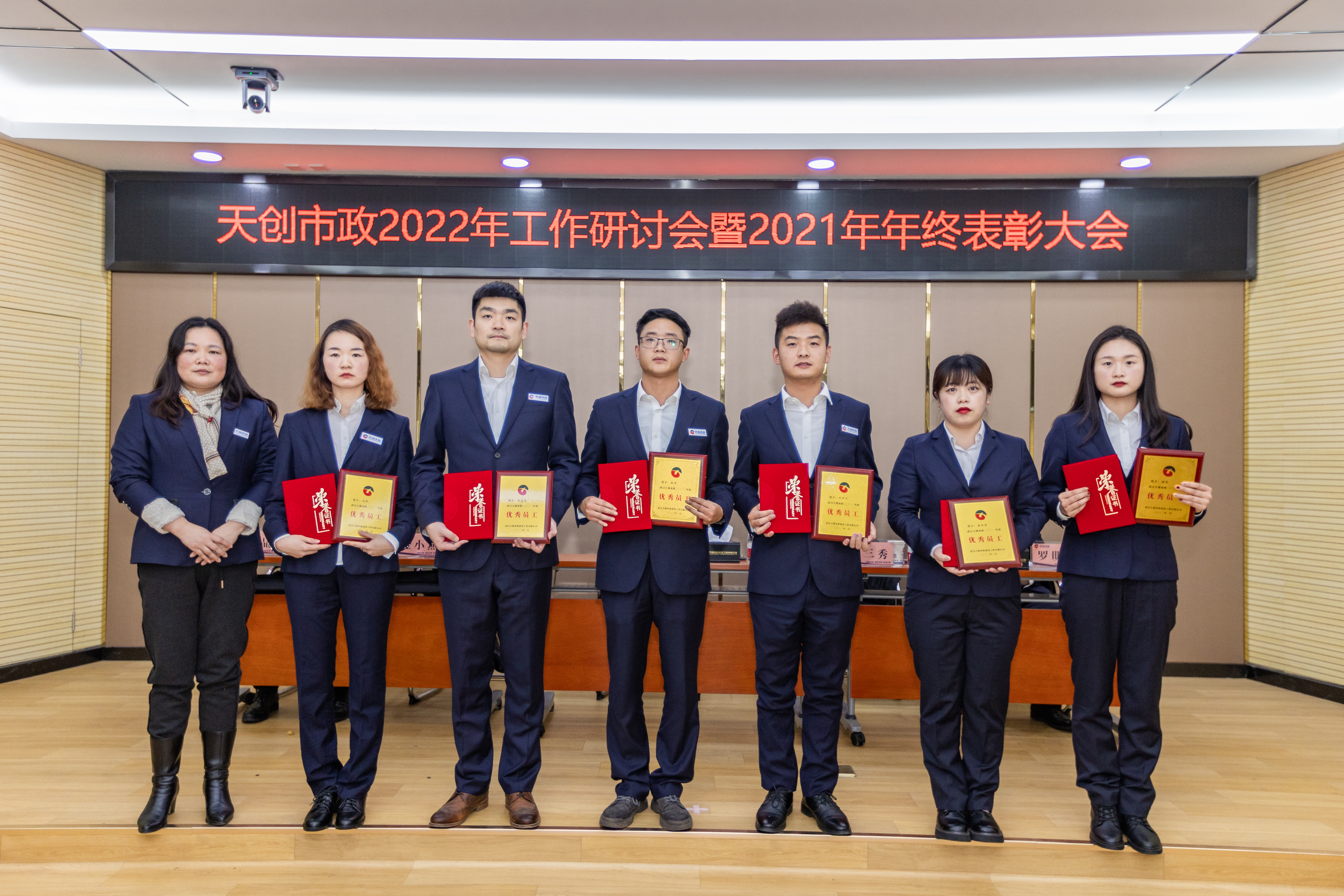 午夜无码伦费影视在线观看果冻