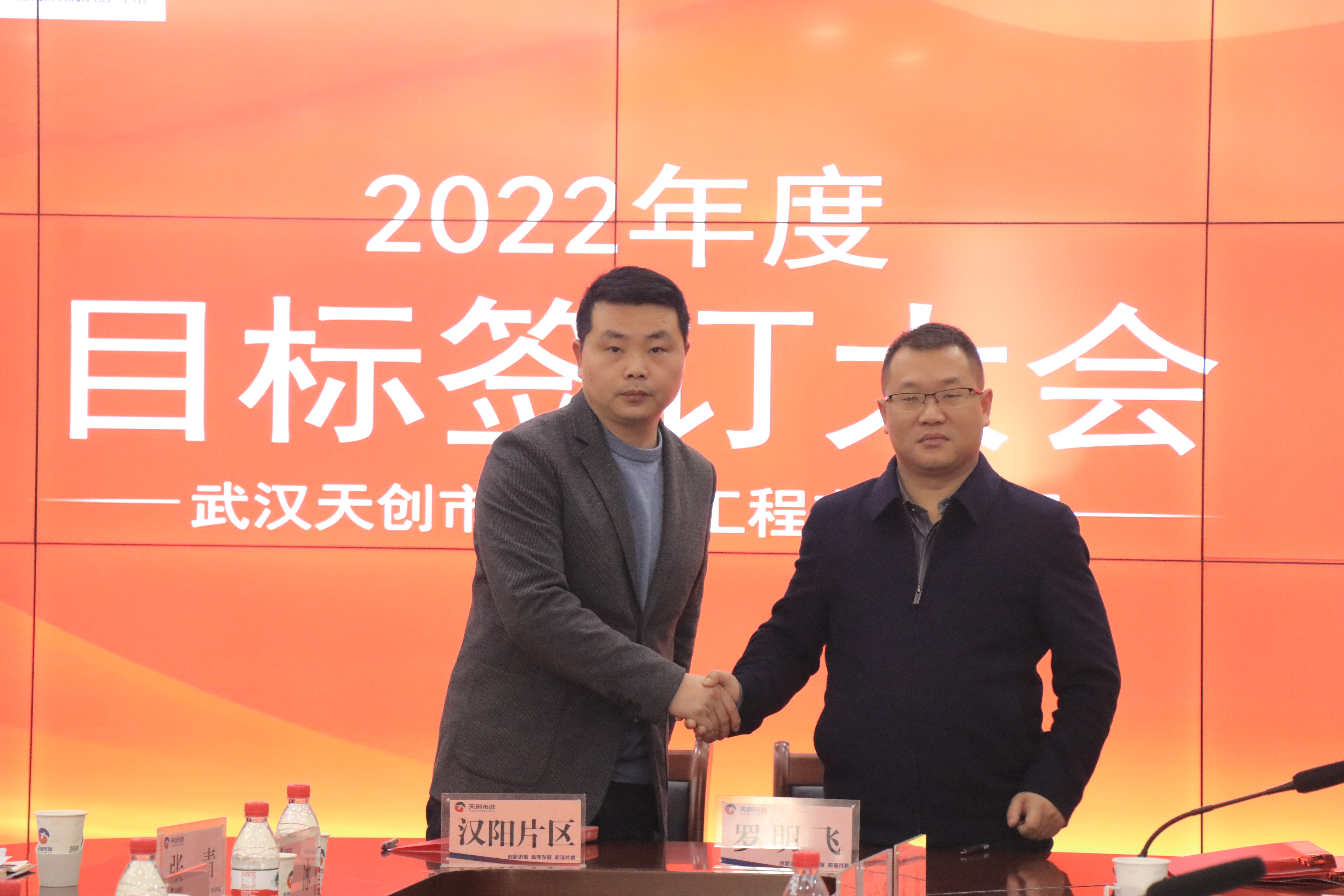 午夜无码伦费影视在线观看果冻