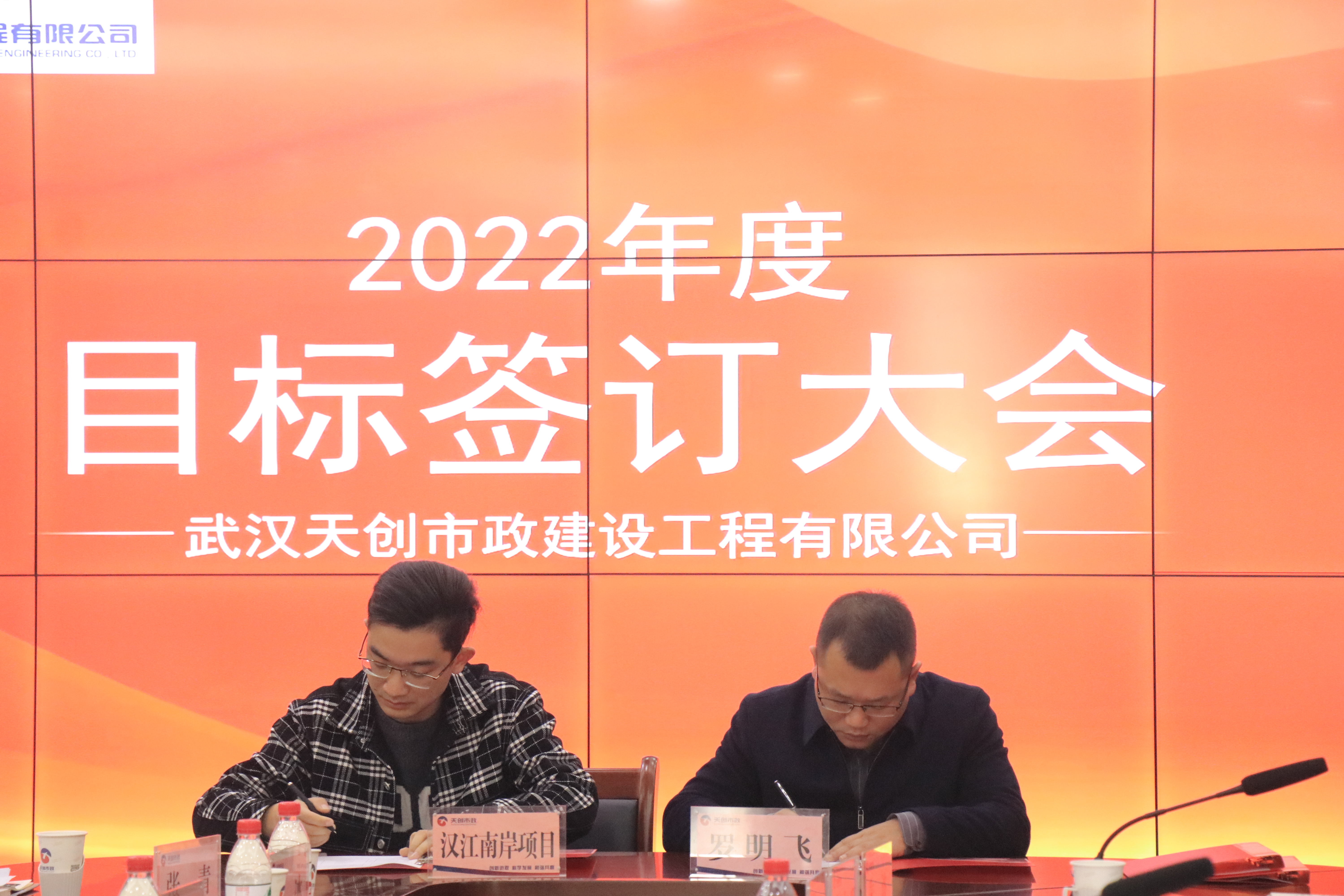 午夜无码伦费影视在线观看果冻