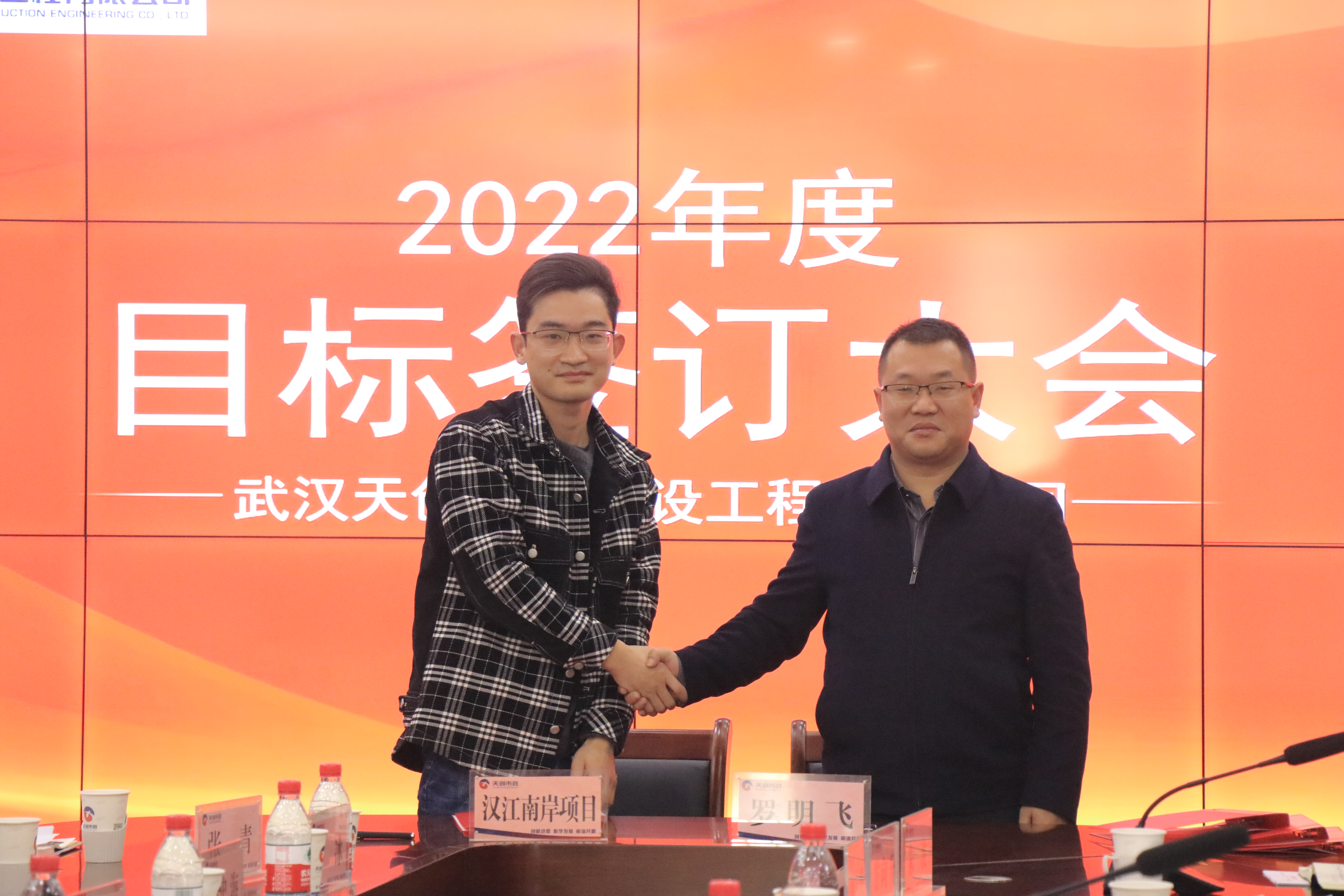 午夜无码伦费影视在线观看果冻