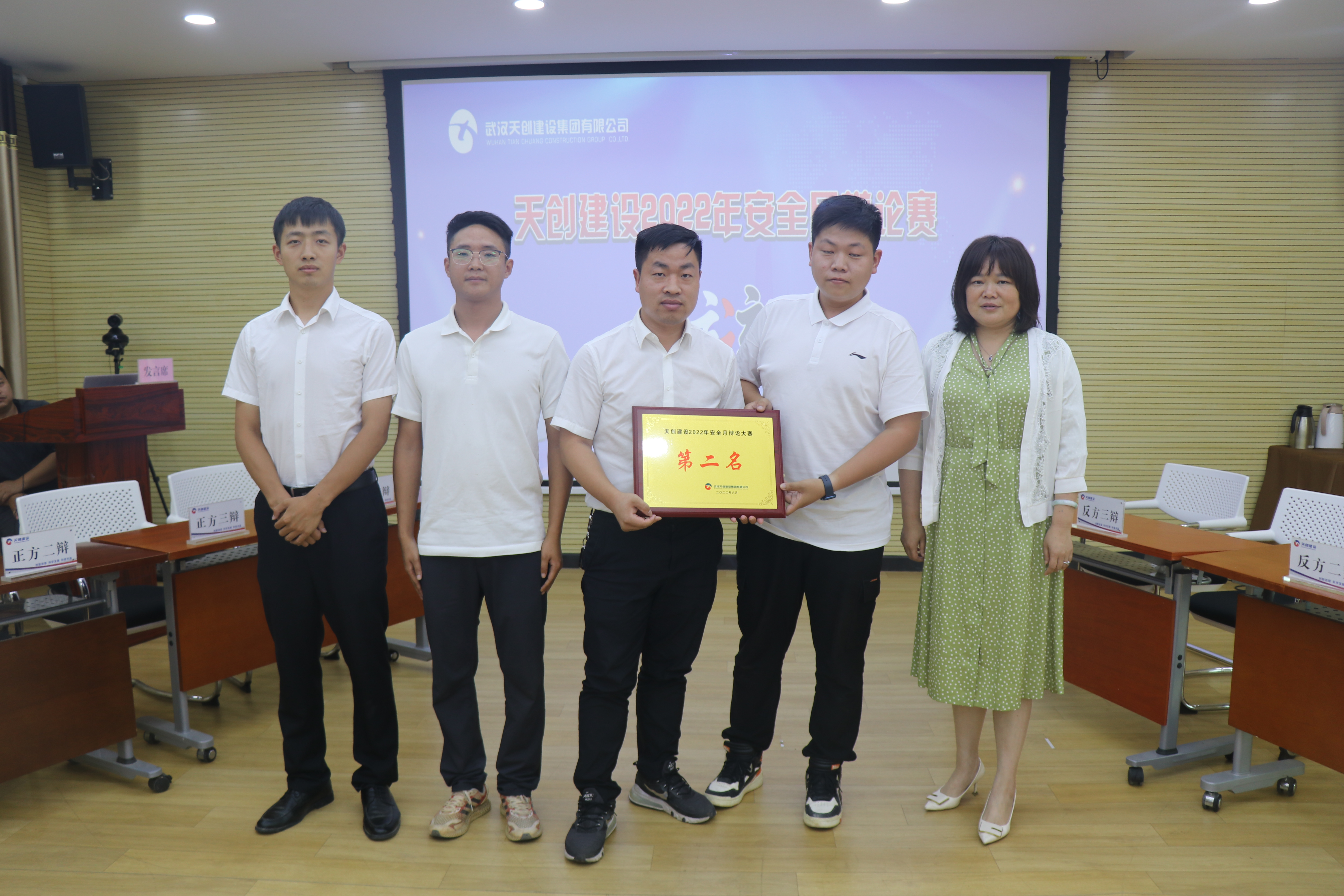 午夜无码伦费影视在线观看果冻