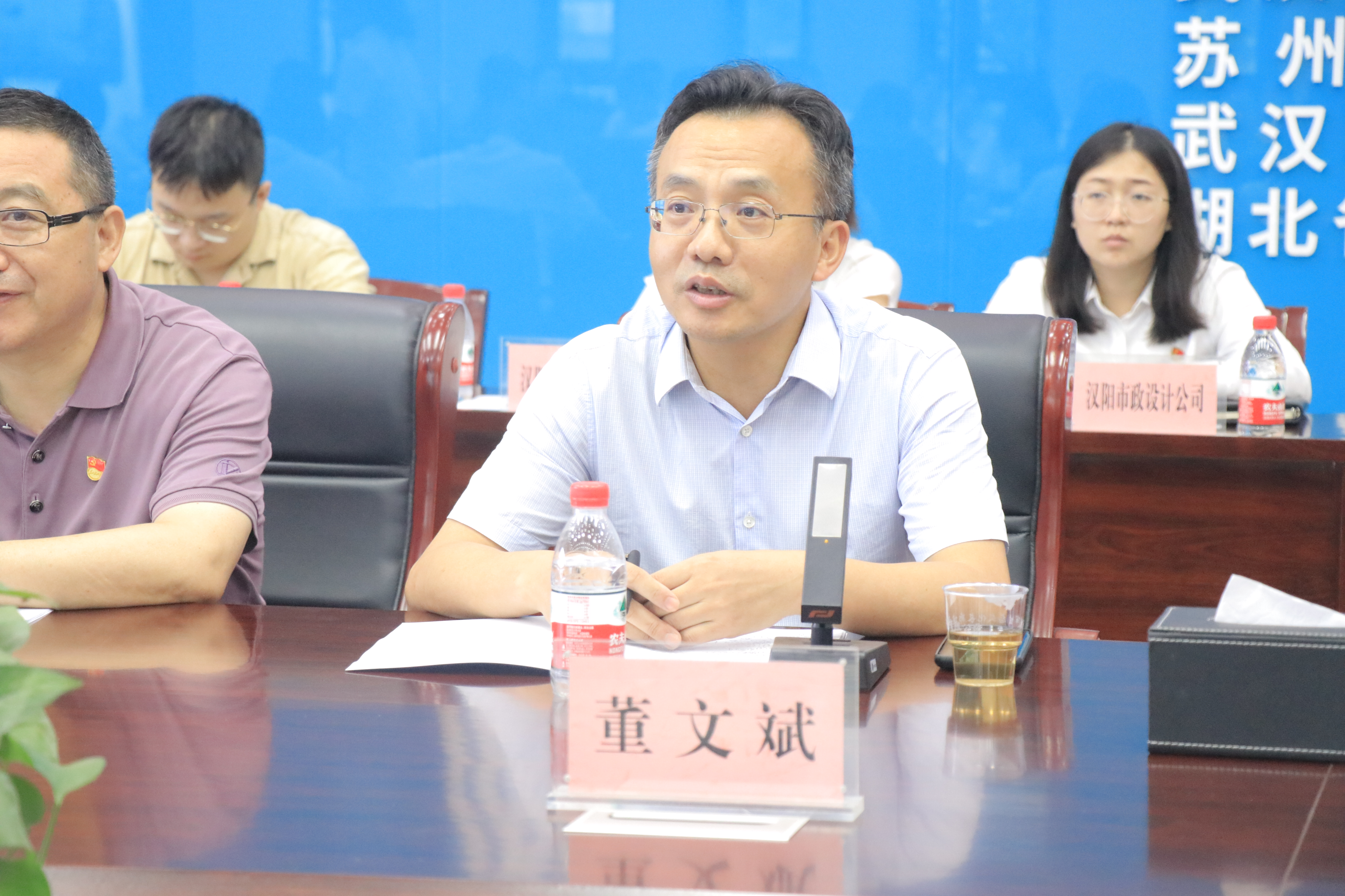 午夜无码伦费影视在线观看果冻