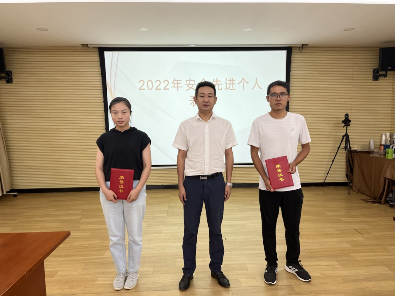 午夜无码伦费影视在线观看果冻