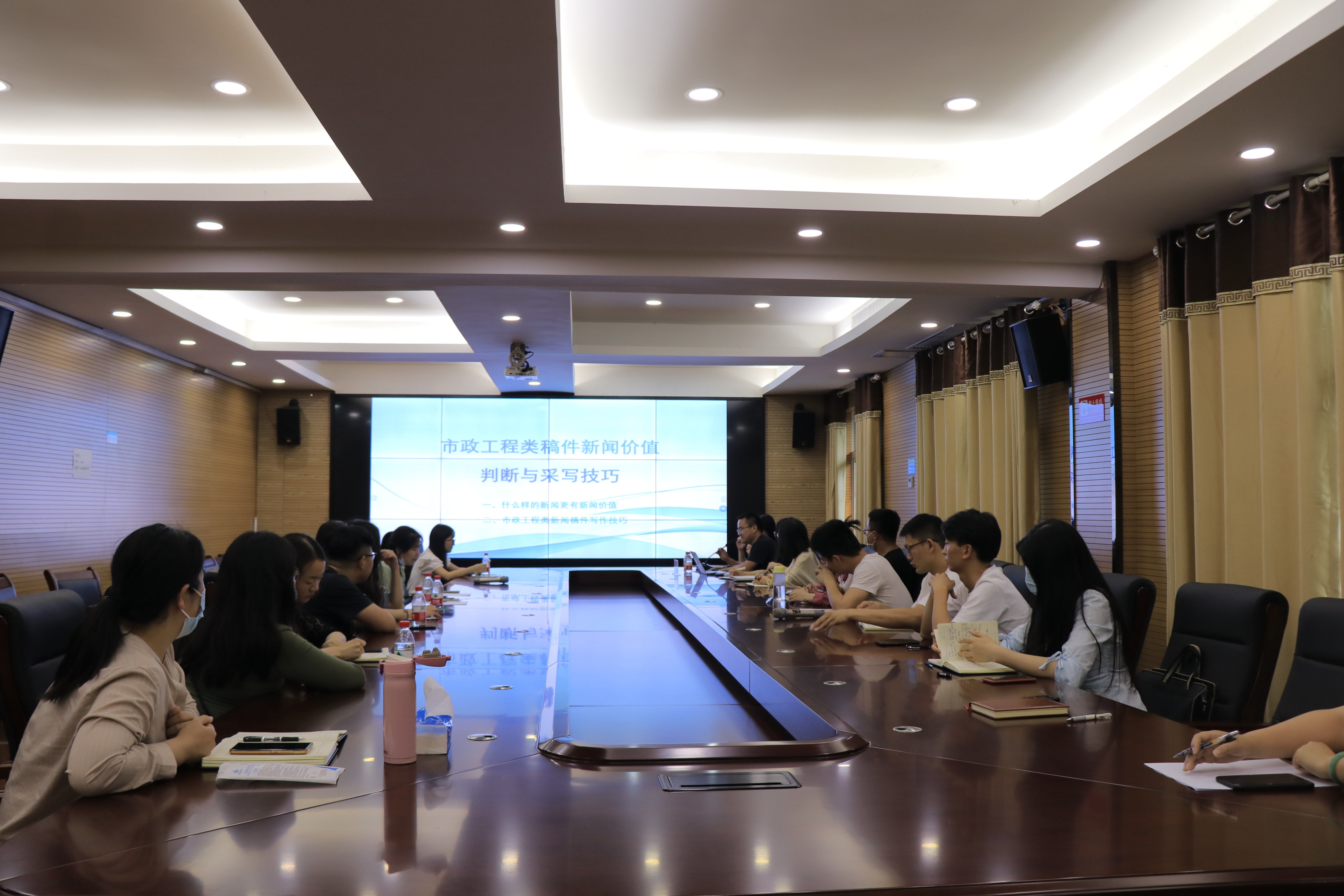 午夜无码伦费影视在线观看果冻