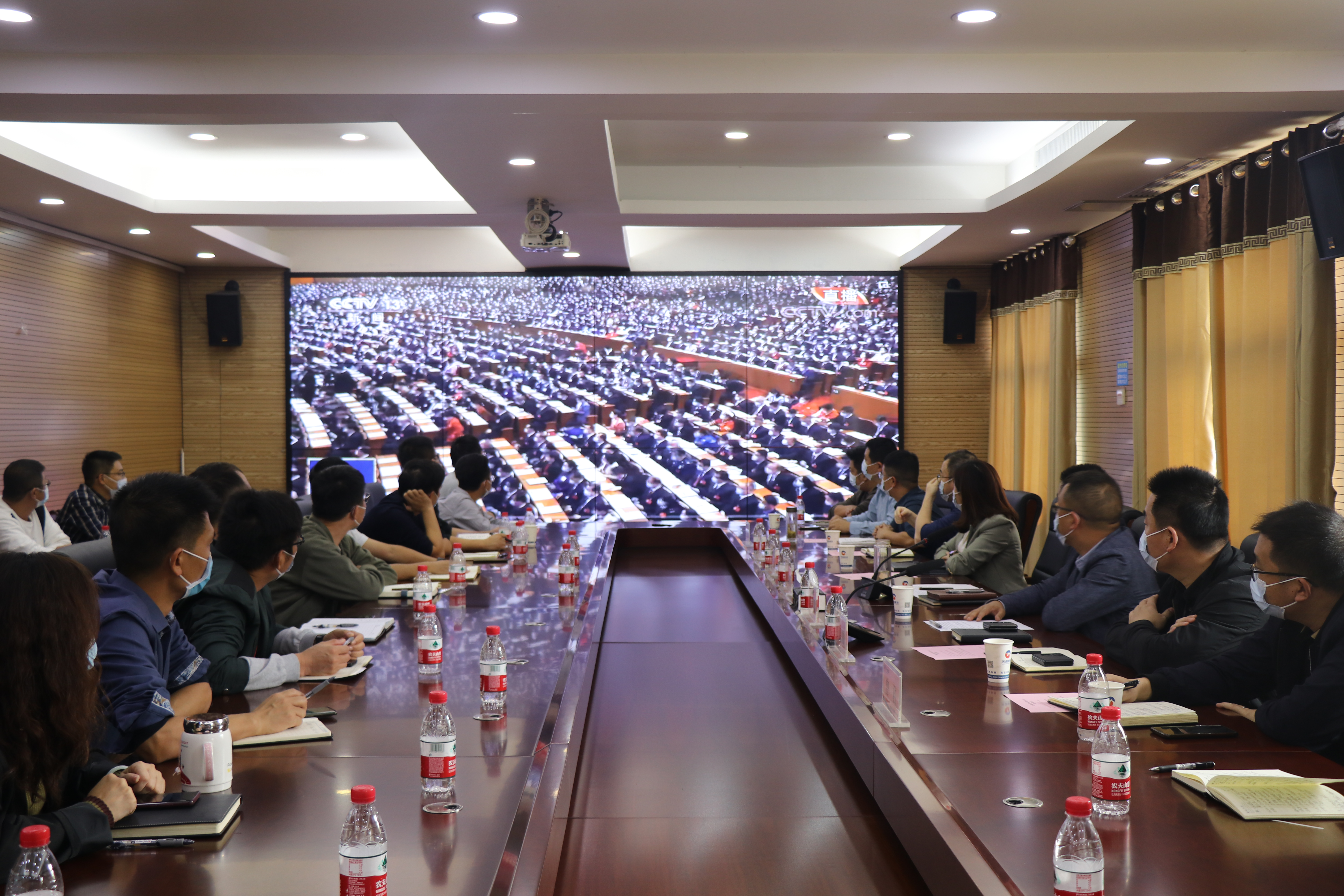 午夜无码伦费影视在线观看果冻