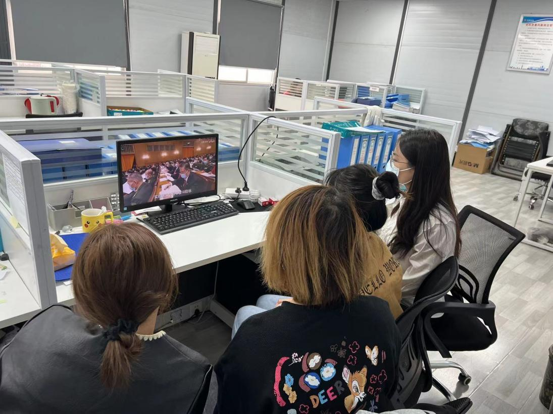 午夜无码伦费影视在线观看果冻