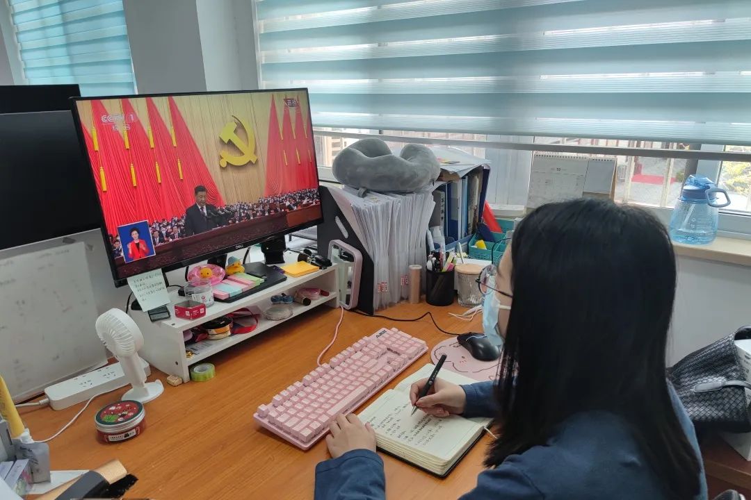 午夜无码伦费影视在线观看果冻