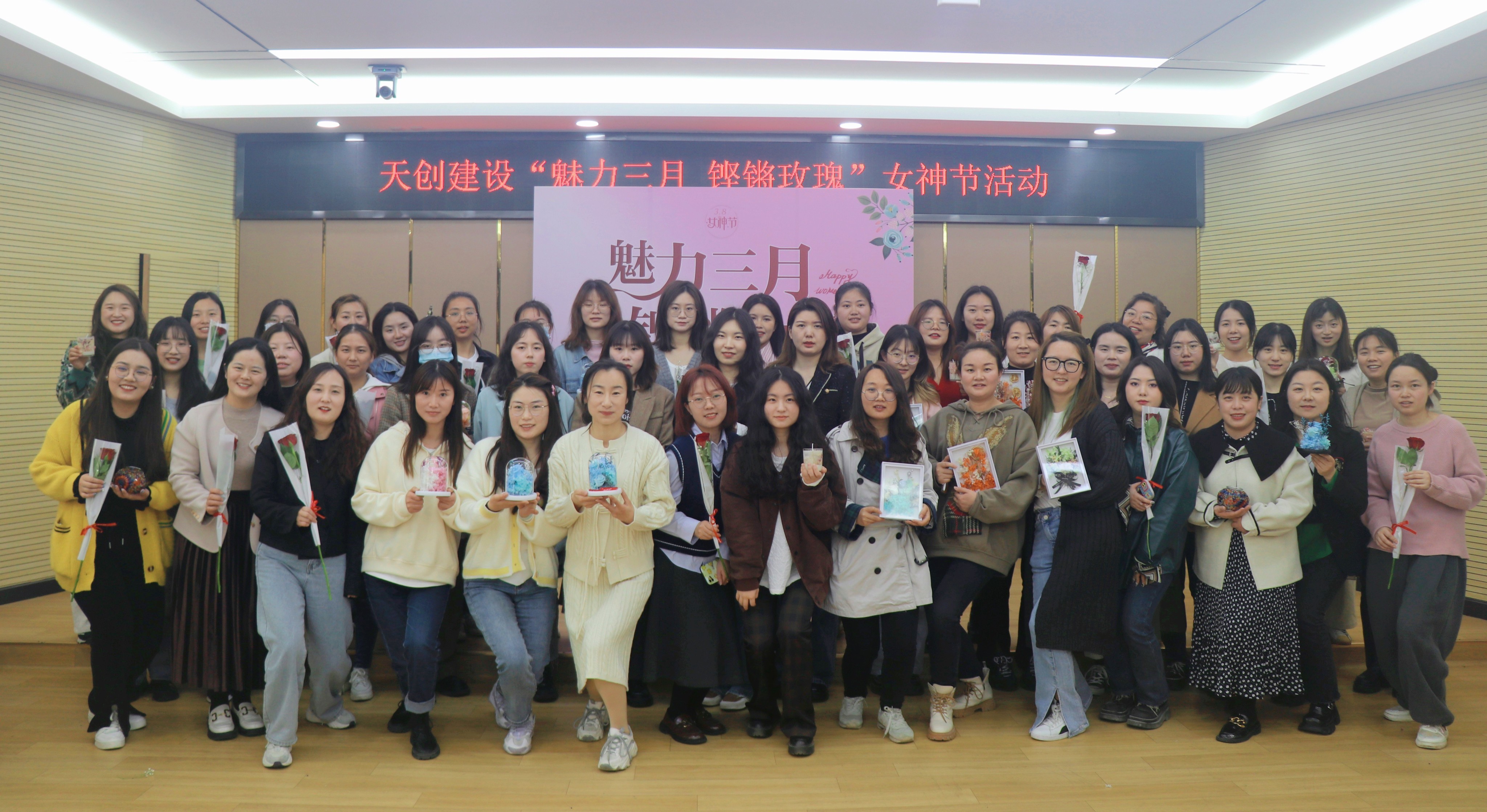 午夜无码伦费影视在线观看果冻