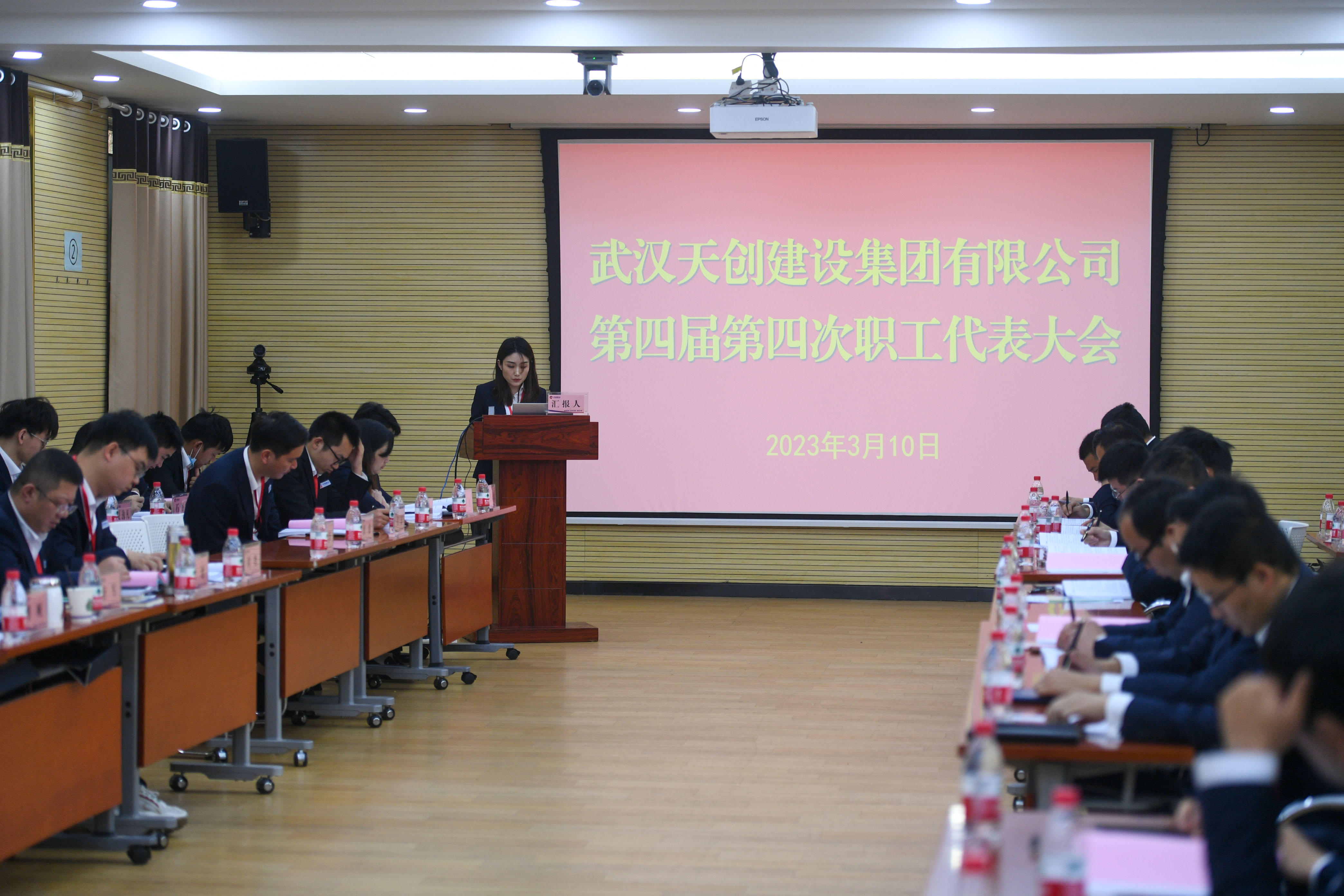 午夜无码伦费影视在线观看果冻