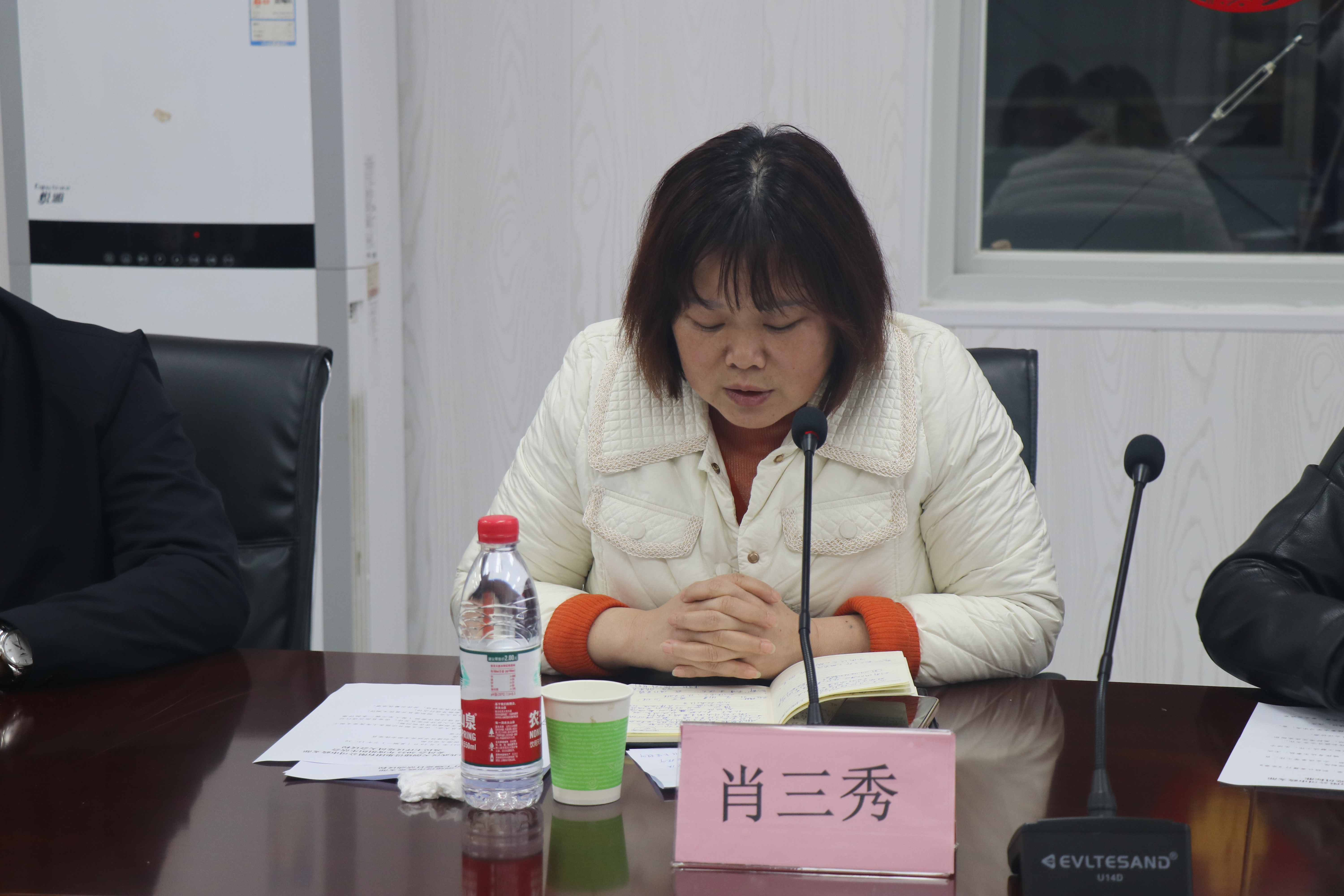 午夜无码伦费影视在线观看果冻