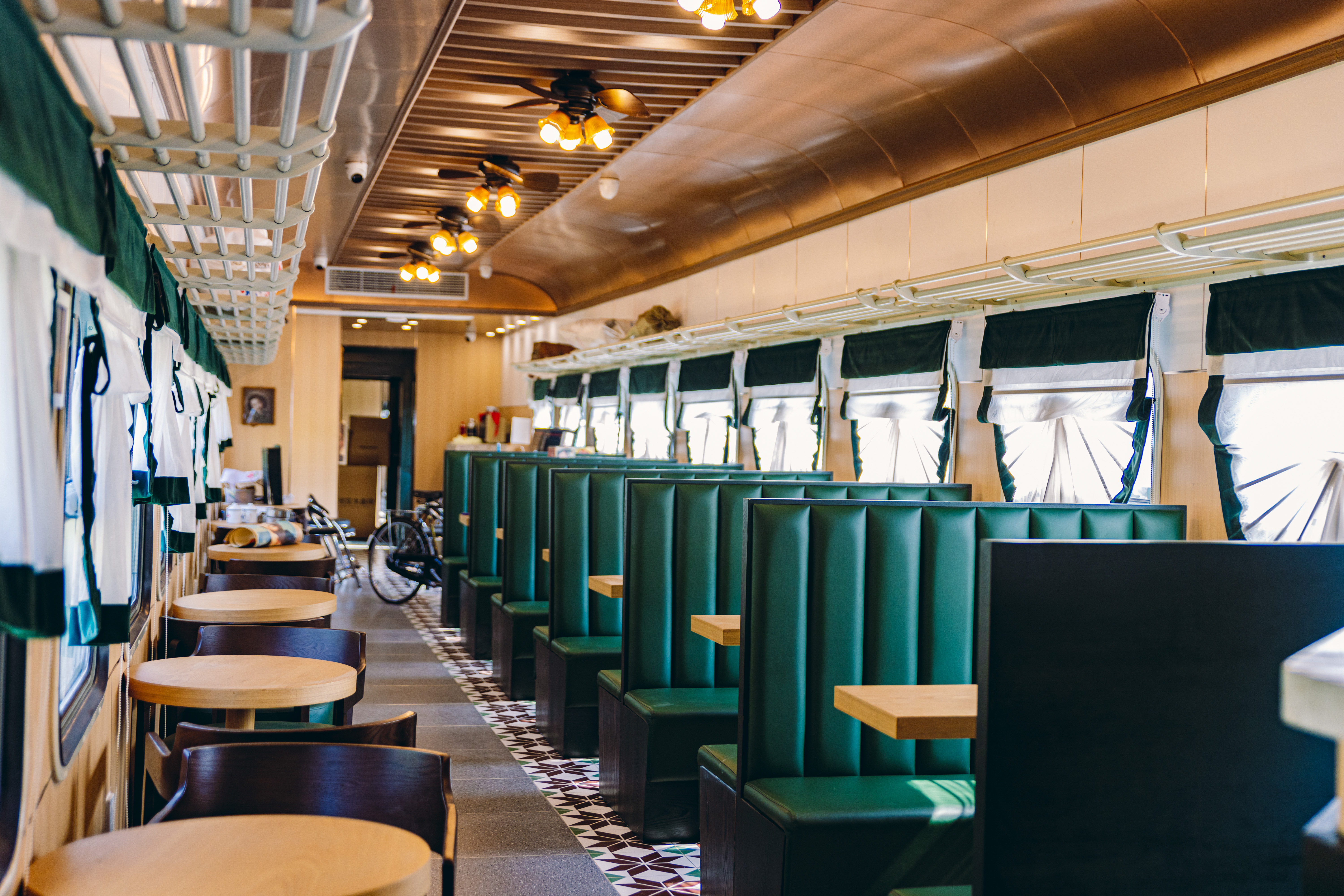 午夜无码伦费影视在线观看果冻