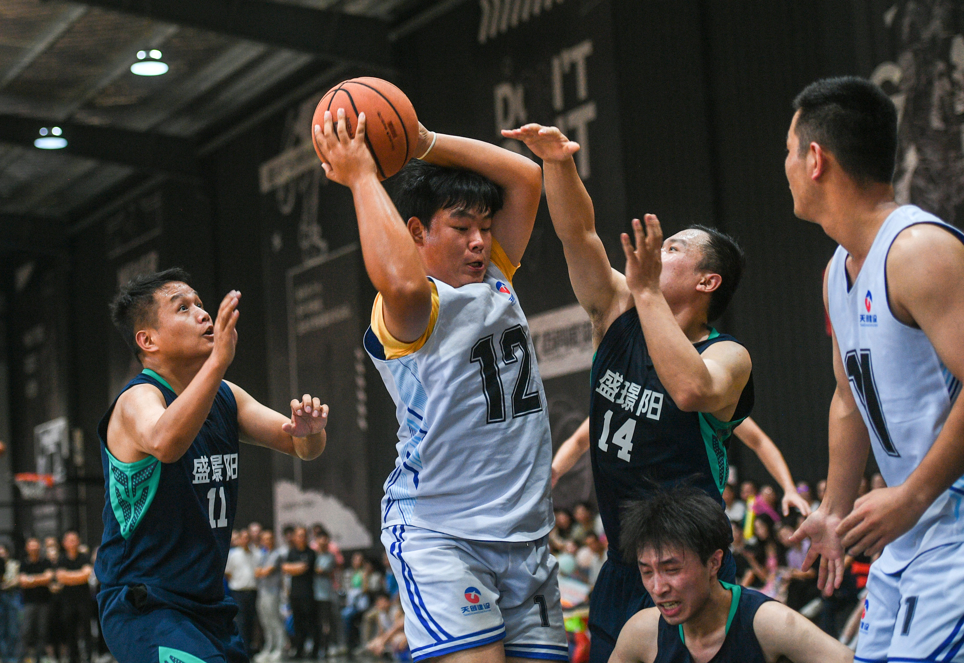 午夜无码伦费影视在线观看果冻