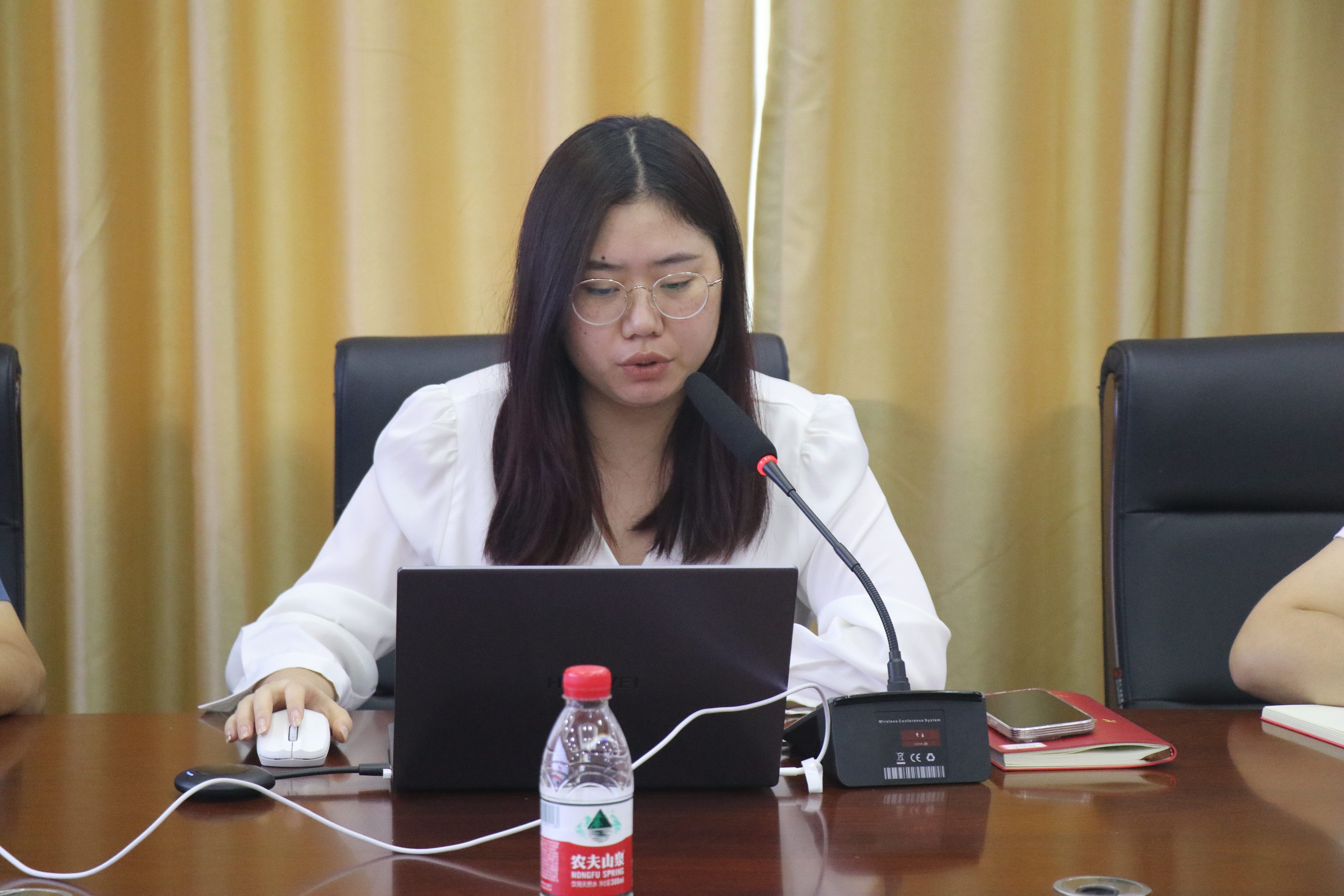 午夜无码伦费影视在线观看果冻