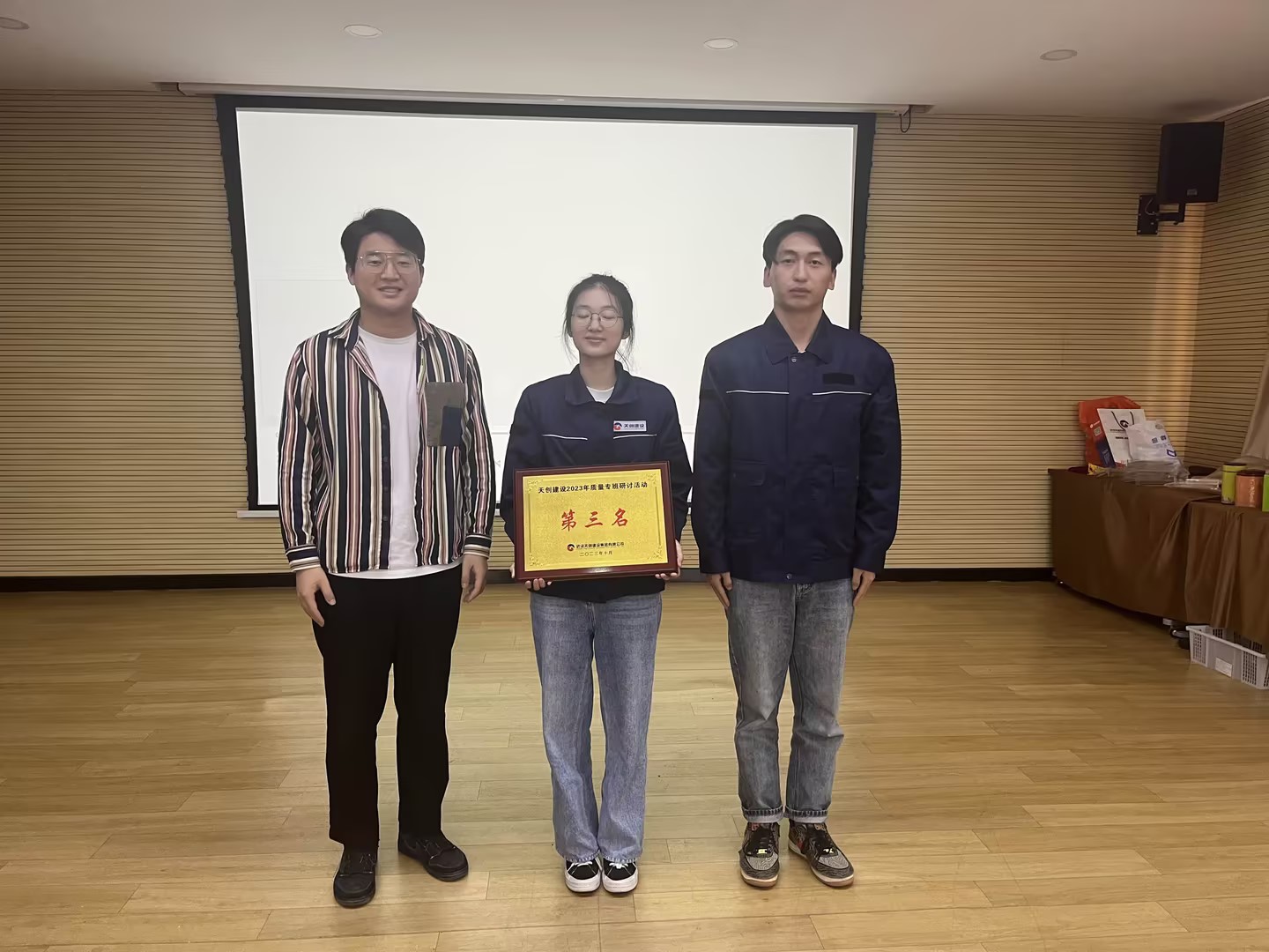 午夜无码伦费影视在线观看果冻