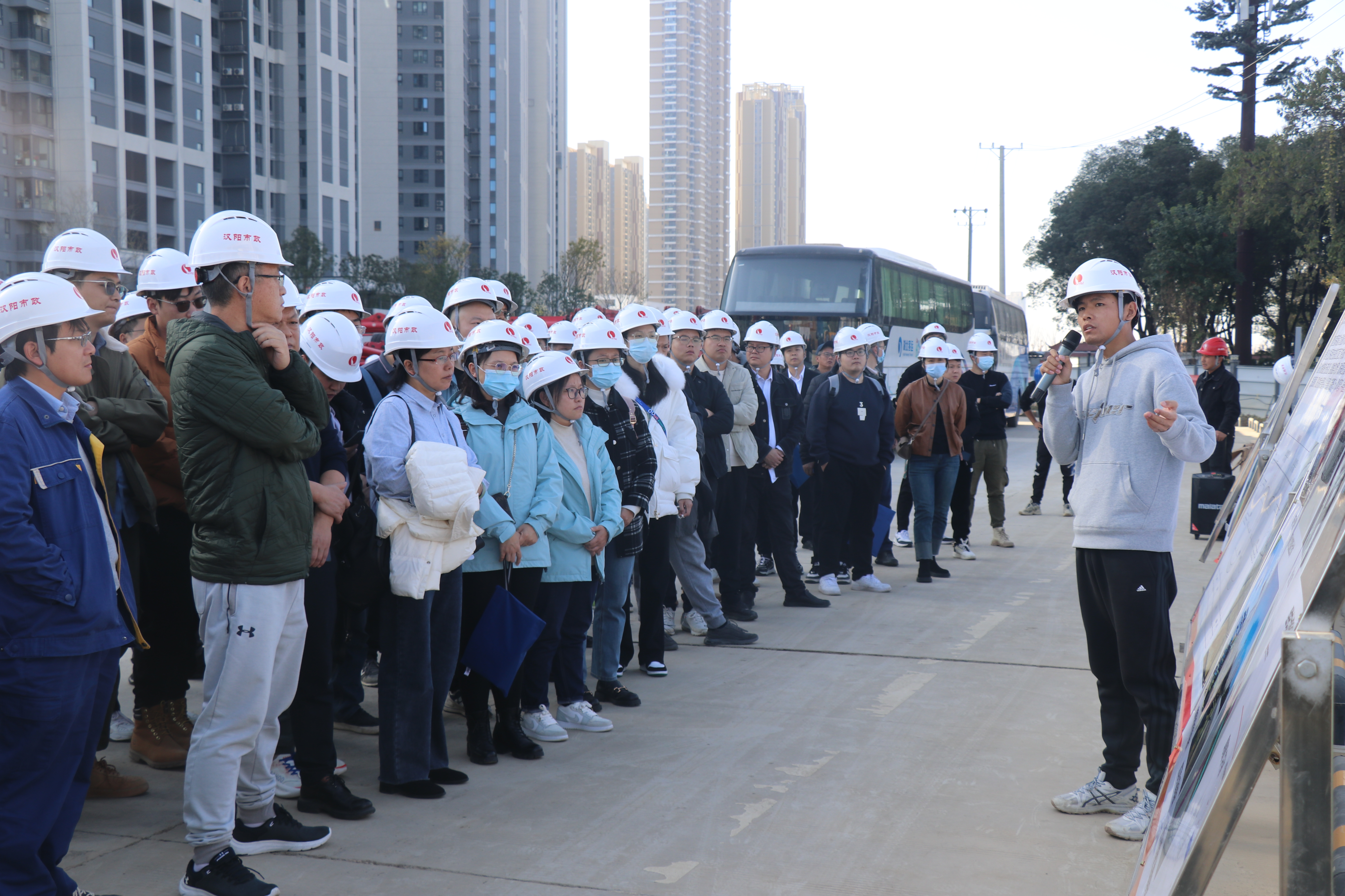 午夜无码伦费影视在线观看果冻