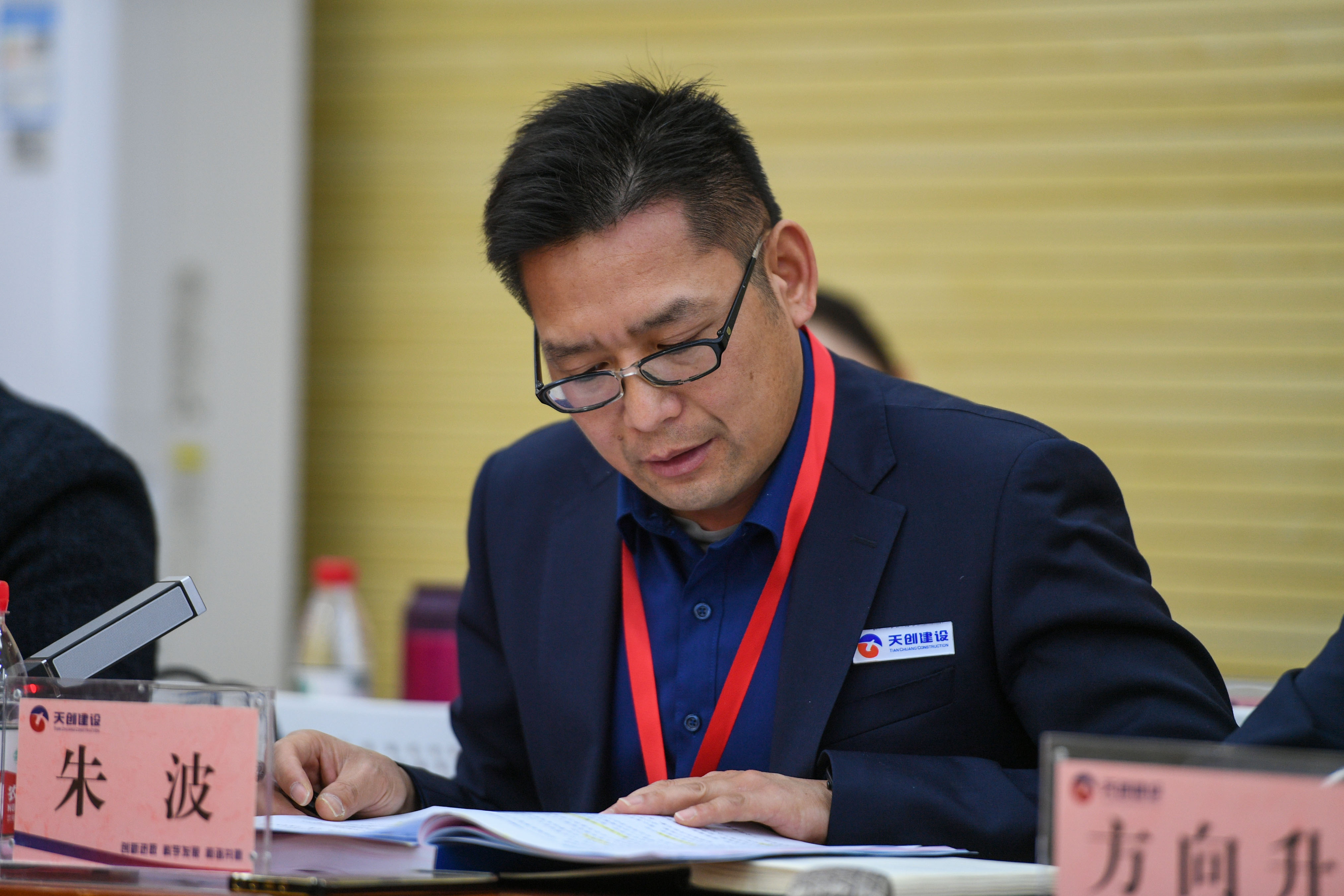 午夜无码伦费影视在线观看果冻