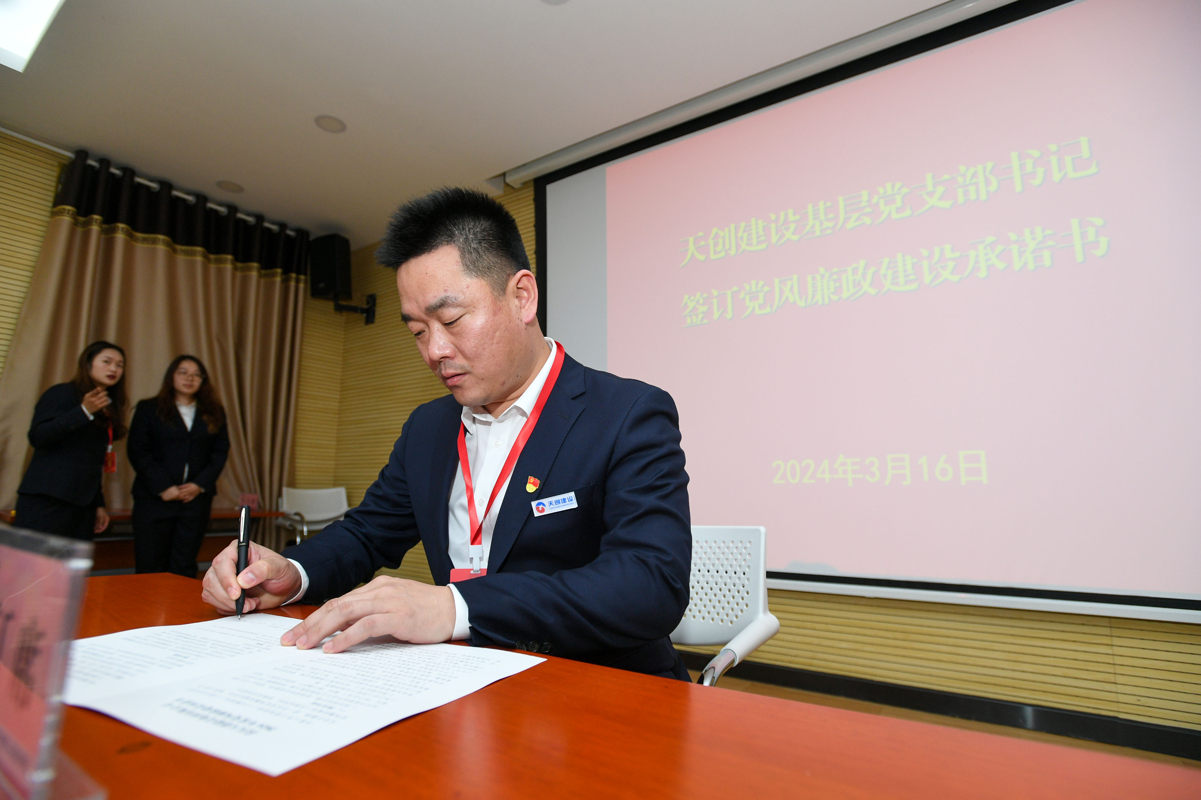 午夜无码伦费影视在线观看果冻