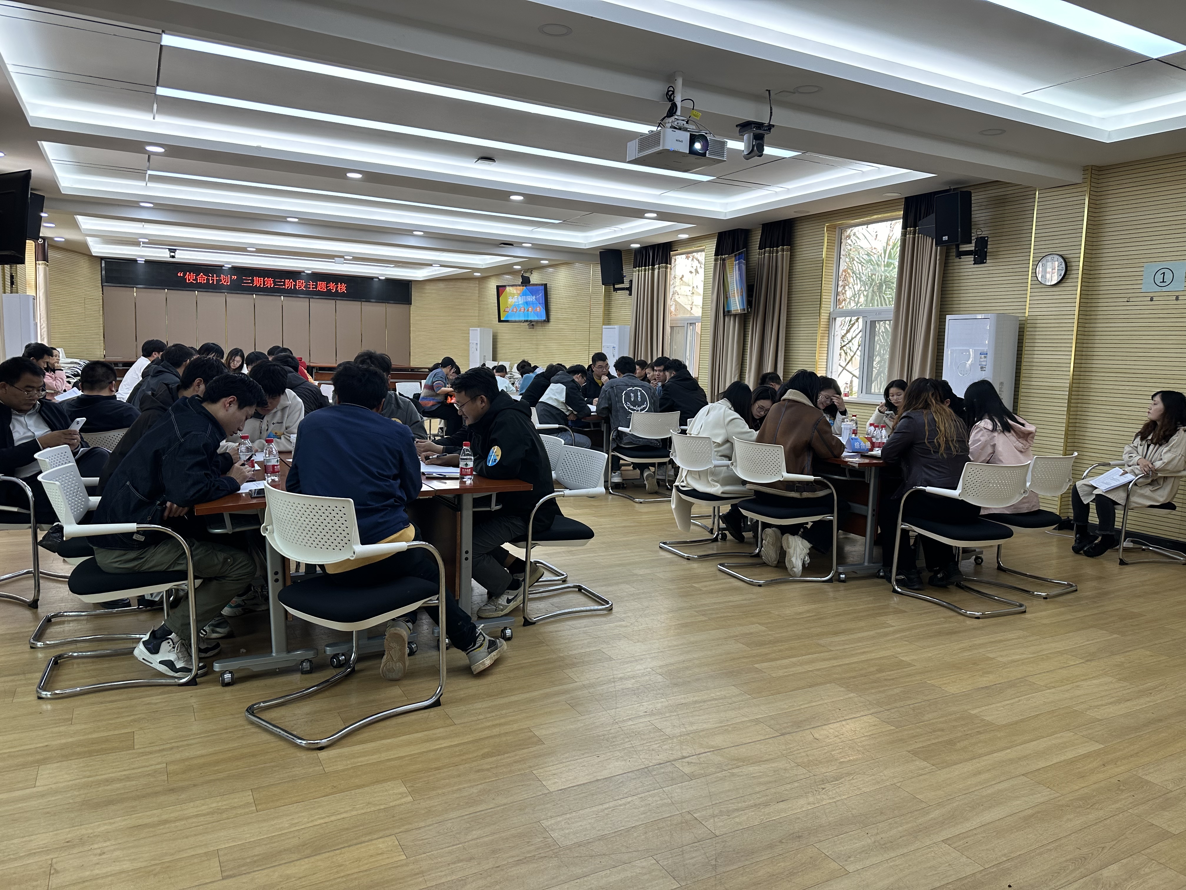 午夜无码伦费影视在线观看果冻