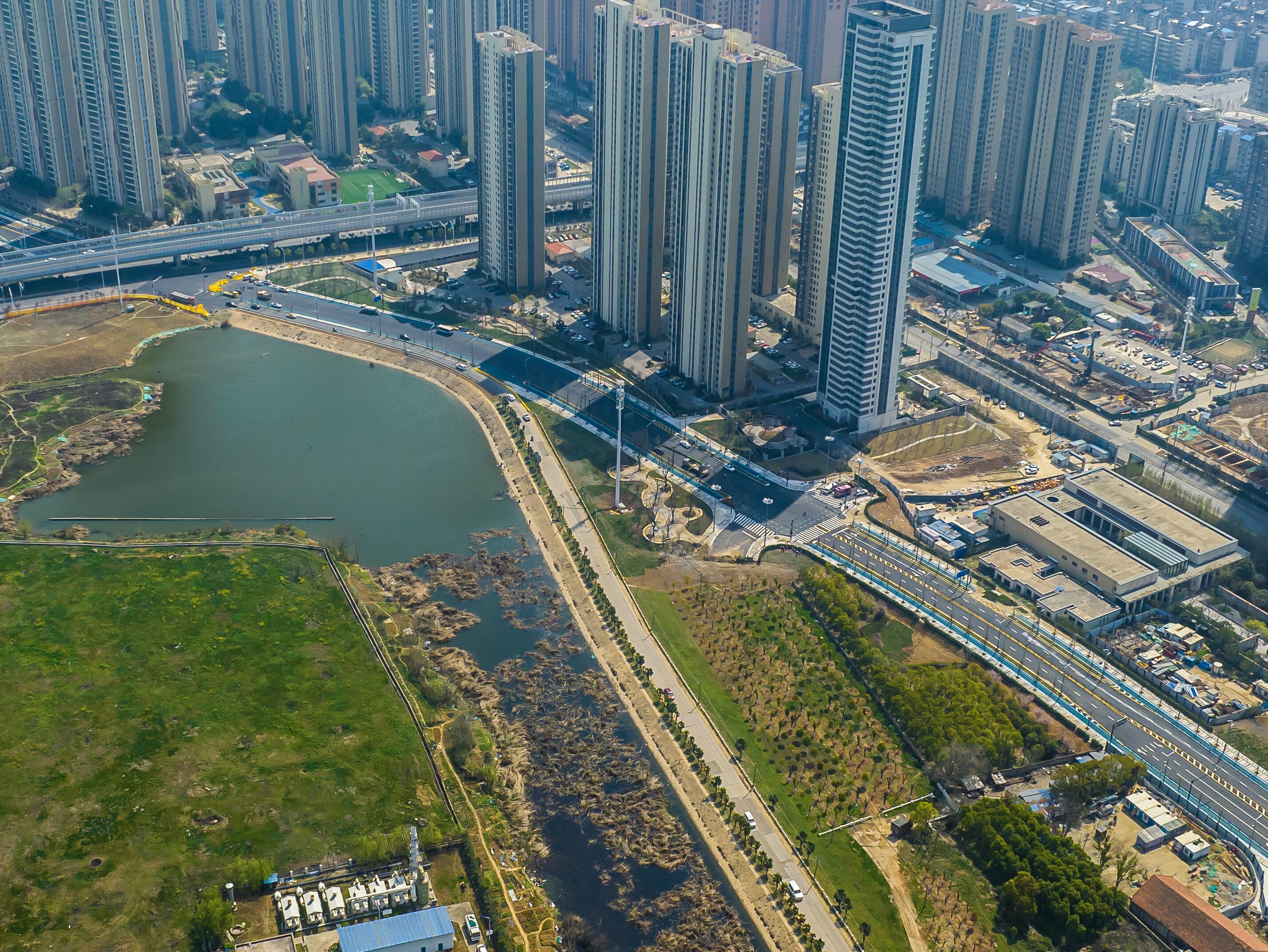 午夜无码伦费影视在线观看果冻