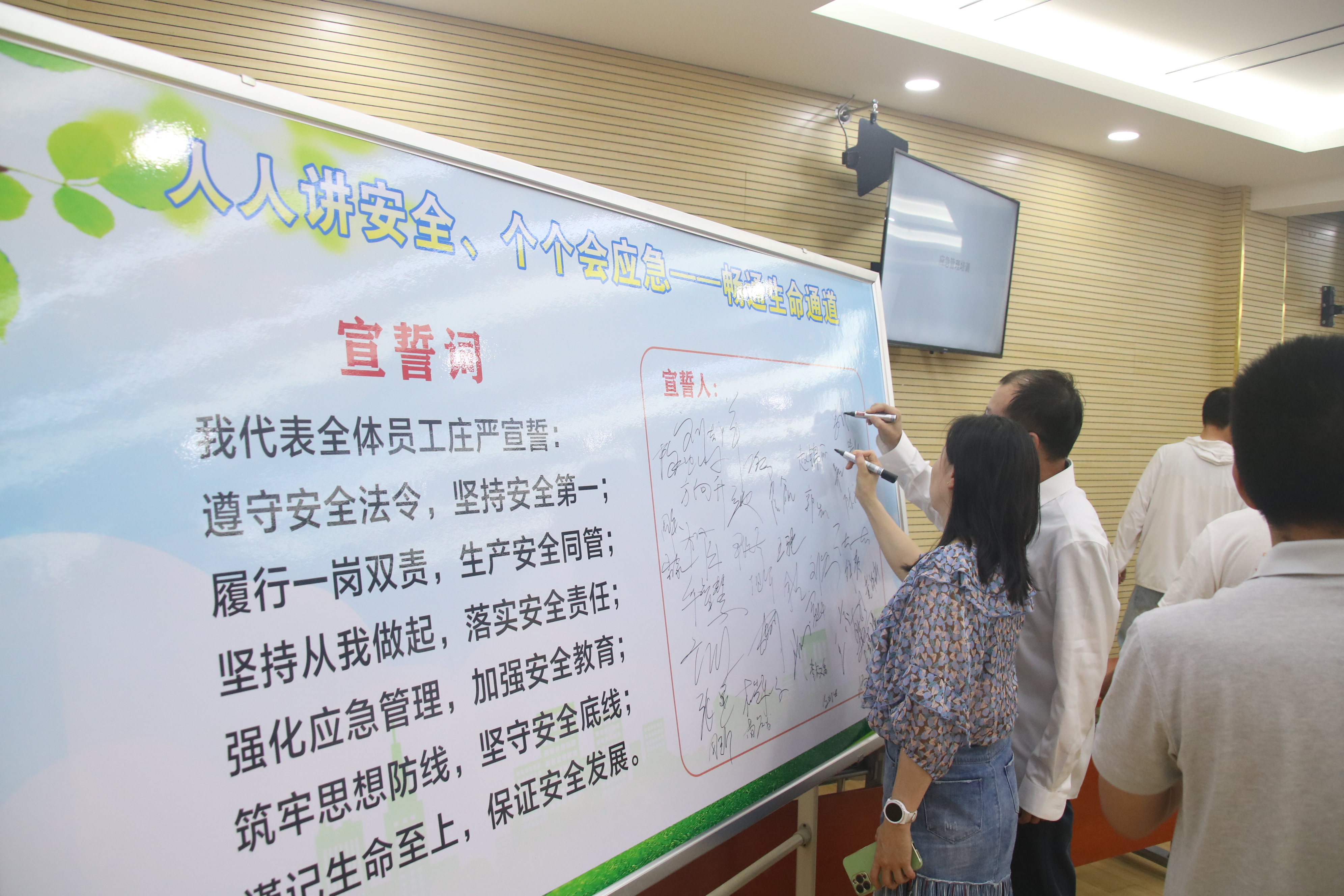 午夜无码伦费影视在线观看果冻