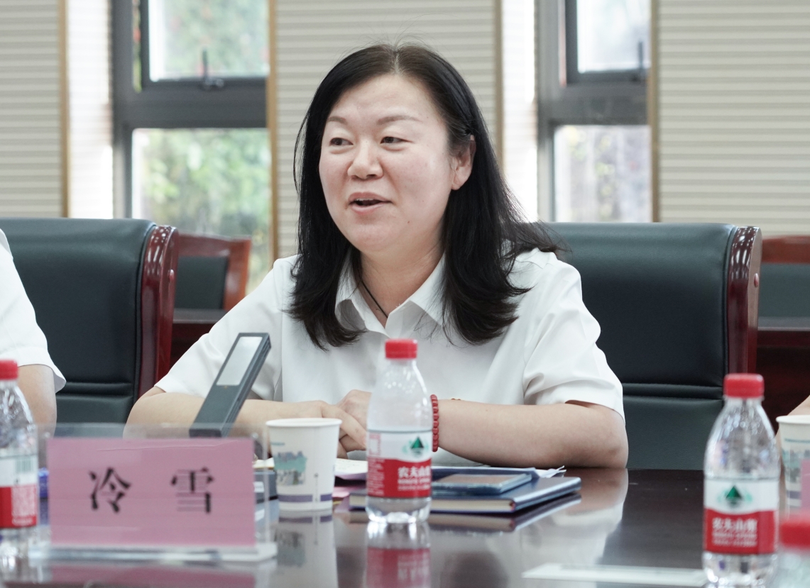 午夜无码伦费影视在线观看果冻