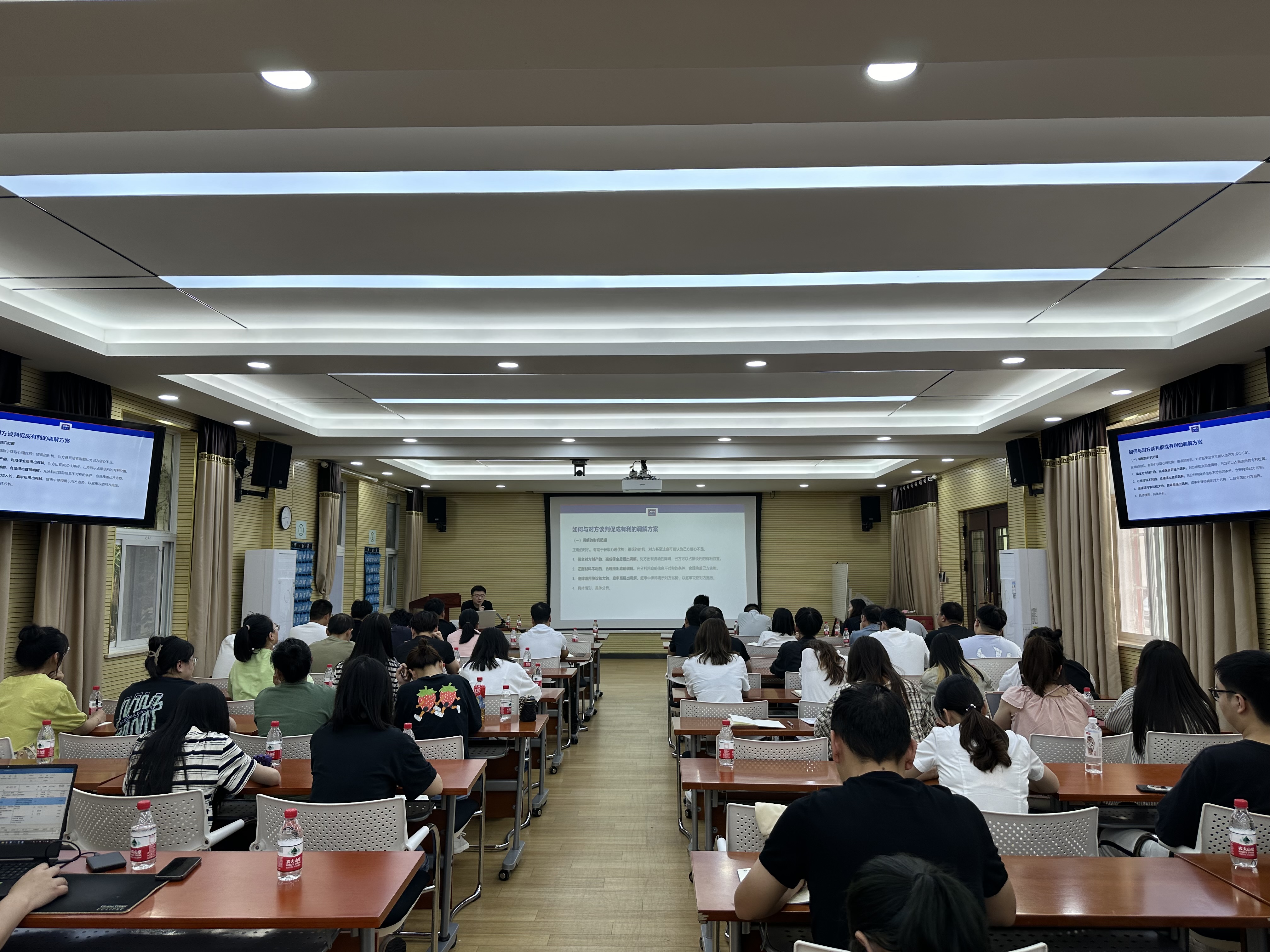 午夜无码伦费影视在线观看果冻