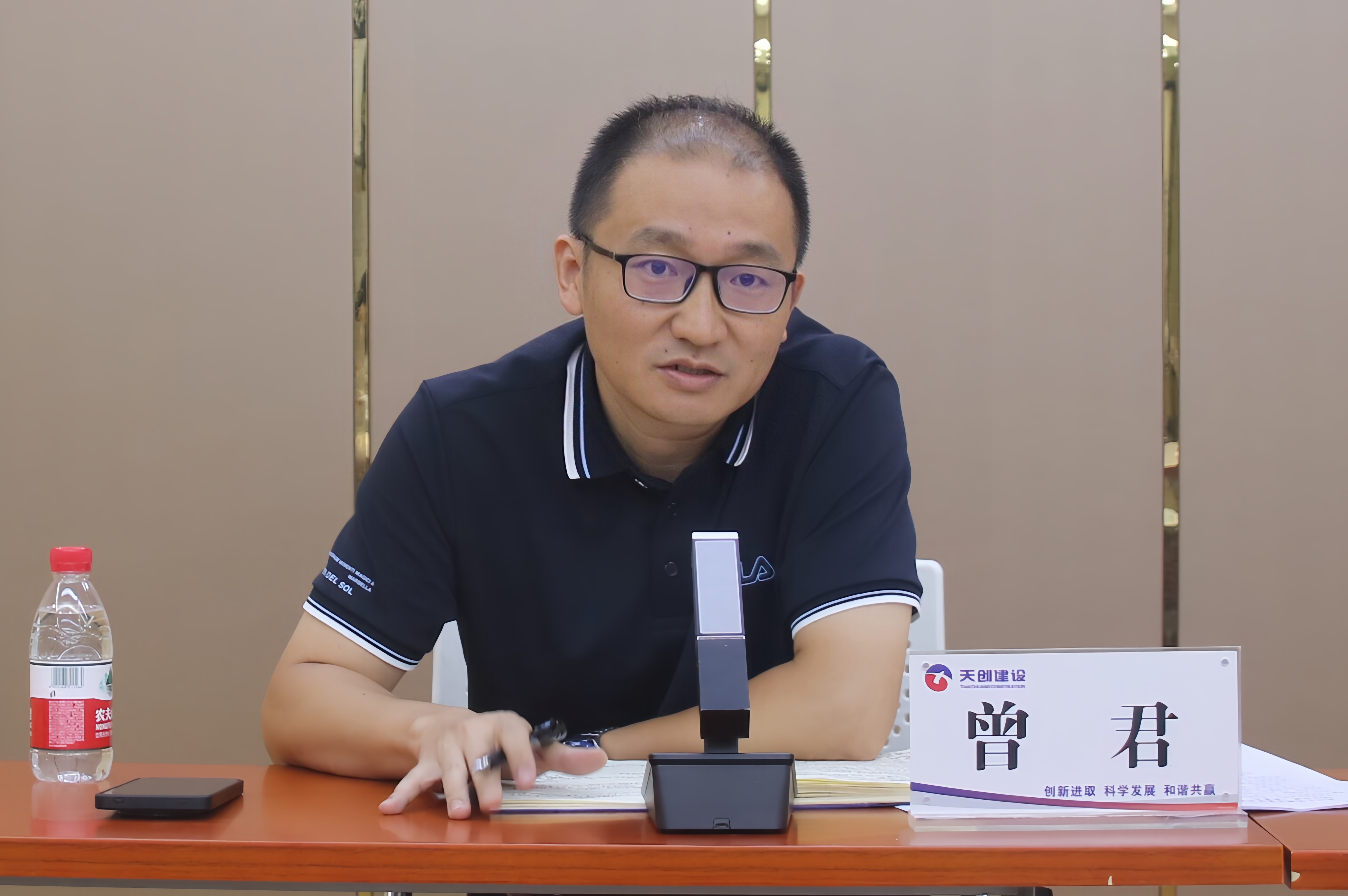 午夜无码伦费影视在线观看果冻