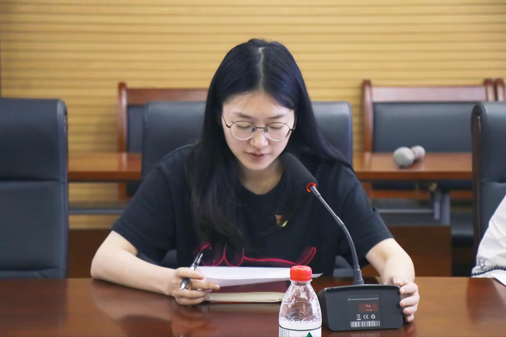 午夜无码伦费影视在线观看果冻